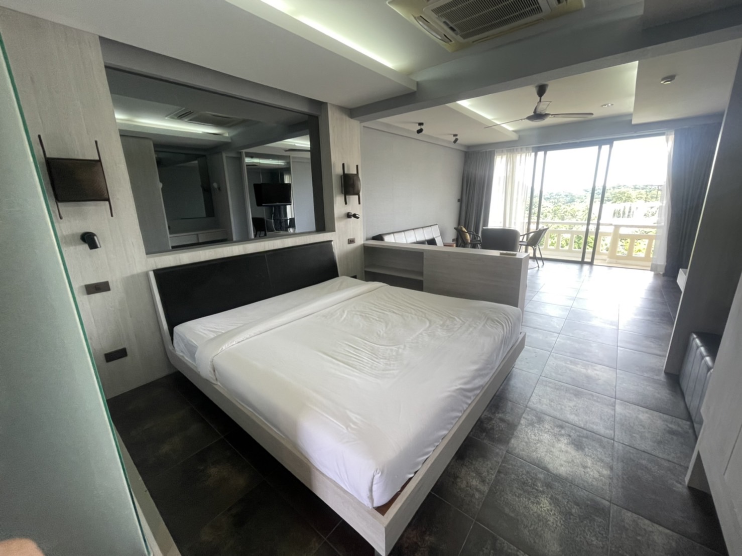 For Rent : Kathu Green Golf Resident, 1 Bedroom 1 Bathroom, 6th