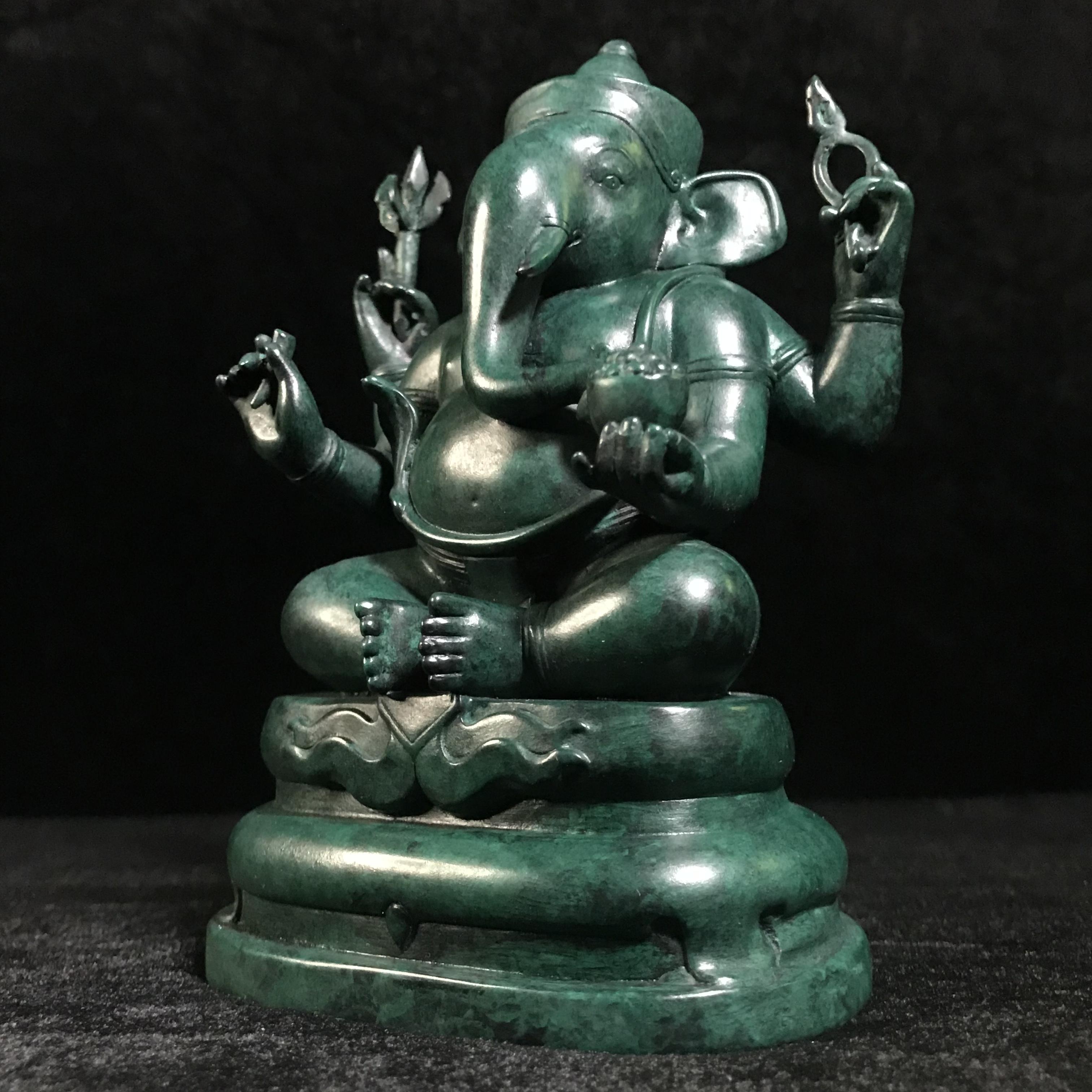 พระพิฆเนศวร 65 ปี คณะจิตรกรรม มหาวิทยาลัยศิลปากร ปี2551 ลอยองค์เนื้อสำริดขนาดหน้าตัก 3 นิ้ว(เนื้อสำริดเขียวพลาติน่า)