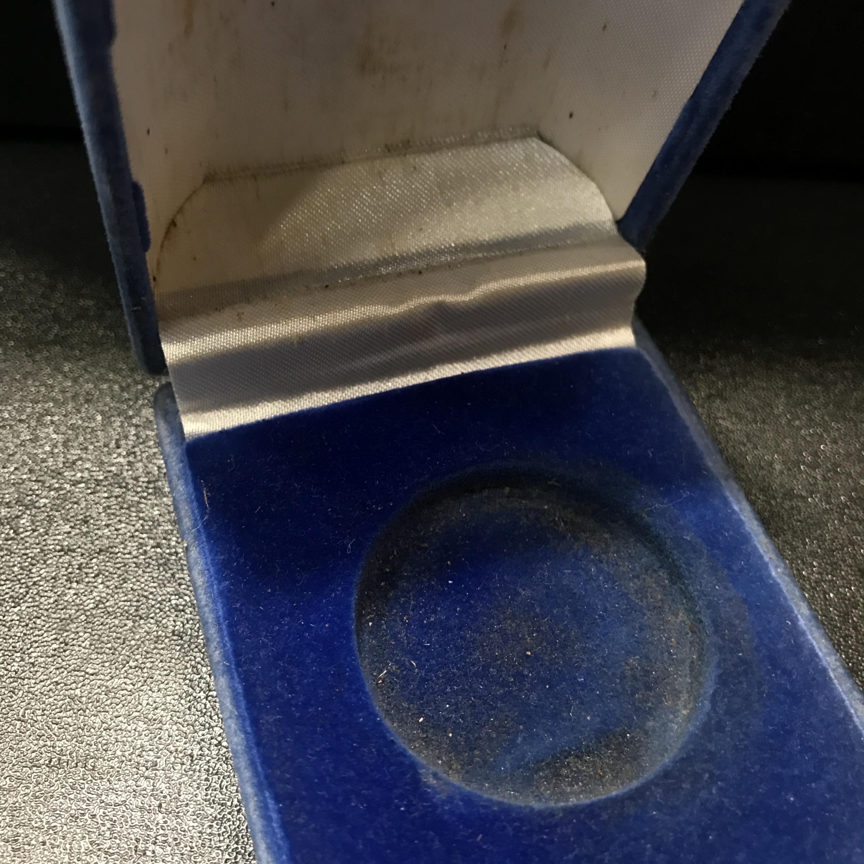 เหรียญสองพระองค์ในหลวง-พระราชินี พระราชทาน สภาพสวยกล่องบรรจุเดิม