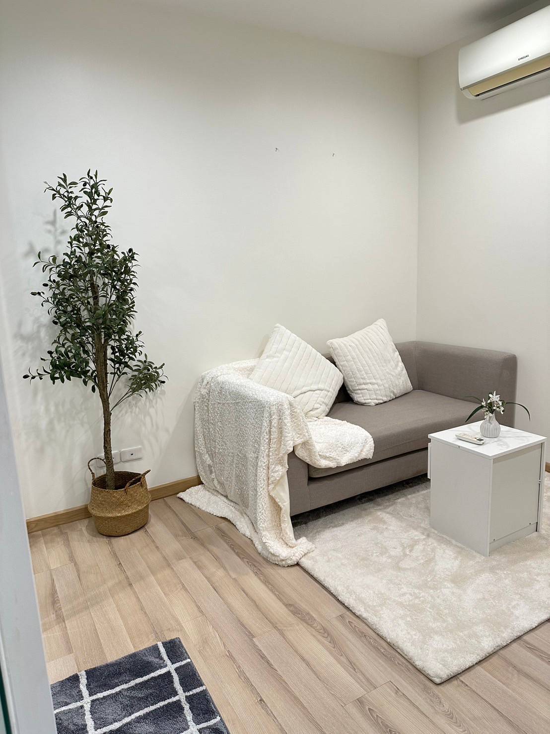 For Rent : Samkong, Condo near Lotus Samkong, 1 bedroom, 2nd flr., pool view