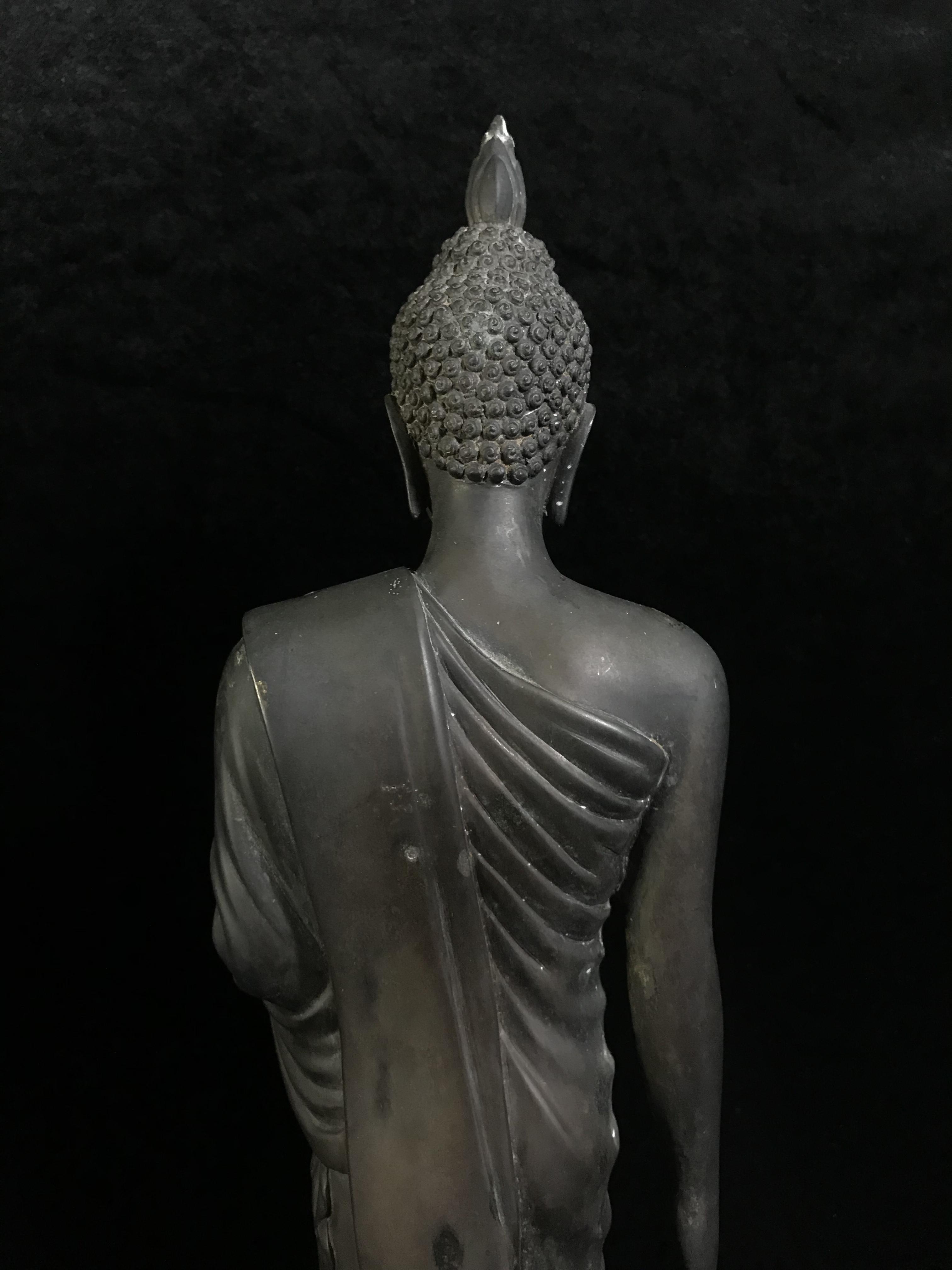 พระบูชา 25พุทธศตวรรษ พระศรีศากยะทศพลญาณ ประธานพุทธมณฑลสุทรรศน์ ปี 2531 ตราสัญลักษณ์พระราชพิธีรัชมังคลาภิเษก ปี 2531 หมายเลข (๑๕)๕๘๓ ขนาดความสูง 15 นิ้ว รวมฐานสูง 18 นิ้ว(นิยมหายาก)