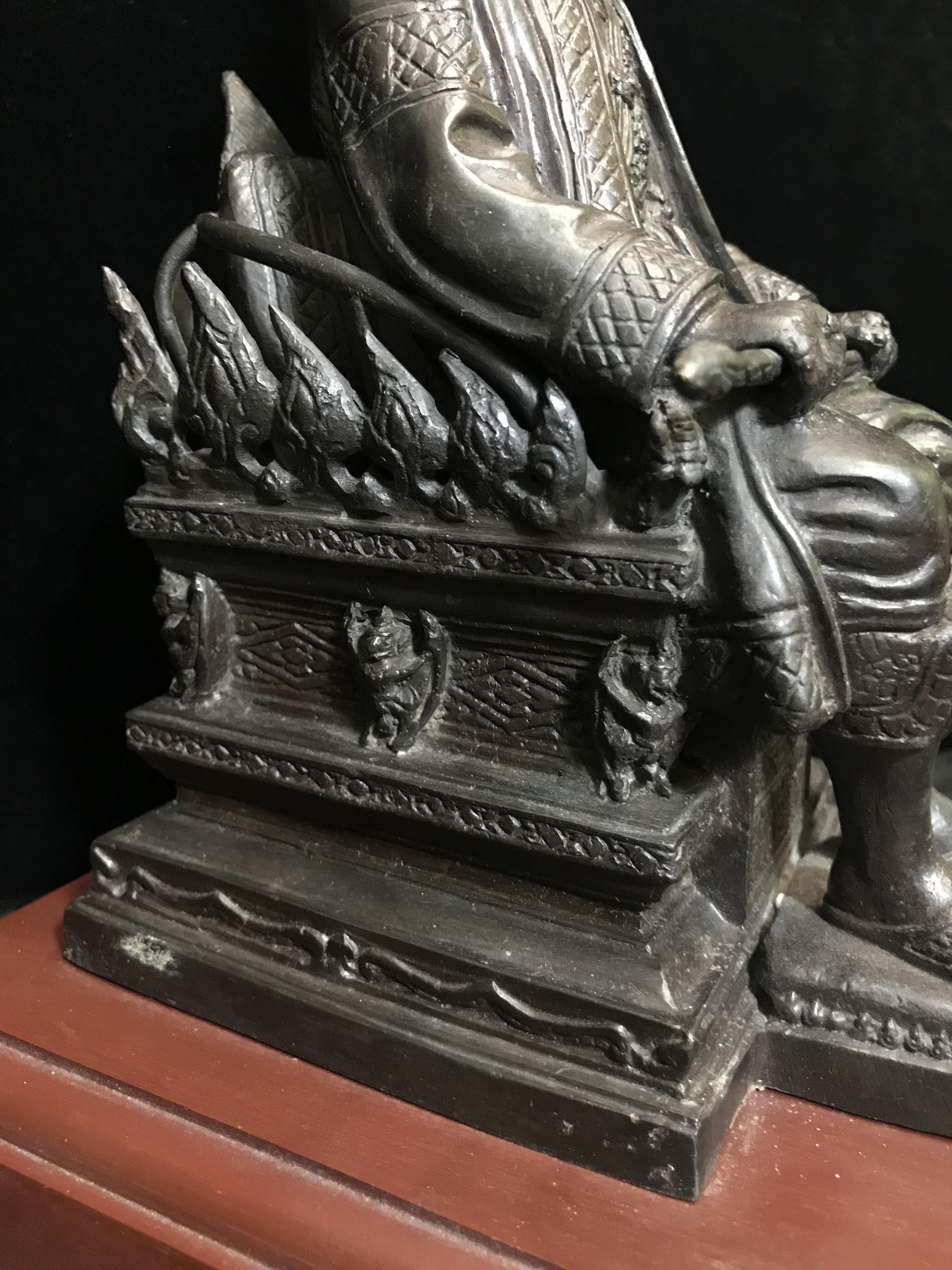 พระบรมรูปหล่อพระบาทสมเด็จพระพุทธยอดฟ้าจุฬาโลกมหาราช (ร.1) ทรงนั่งบัลลังก์ จัดสร้างโดยรัฐสภาผู้แทนราษฎร เนื้อโลหะสัมฤทธิ์ ปี 2539(หายาก)