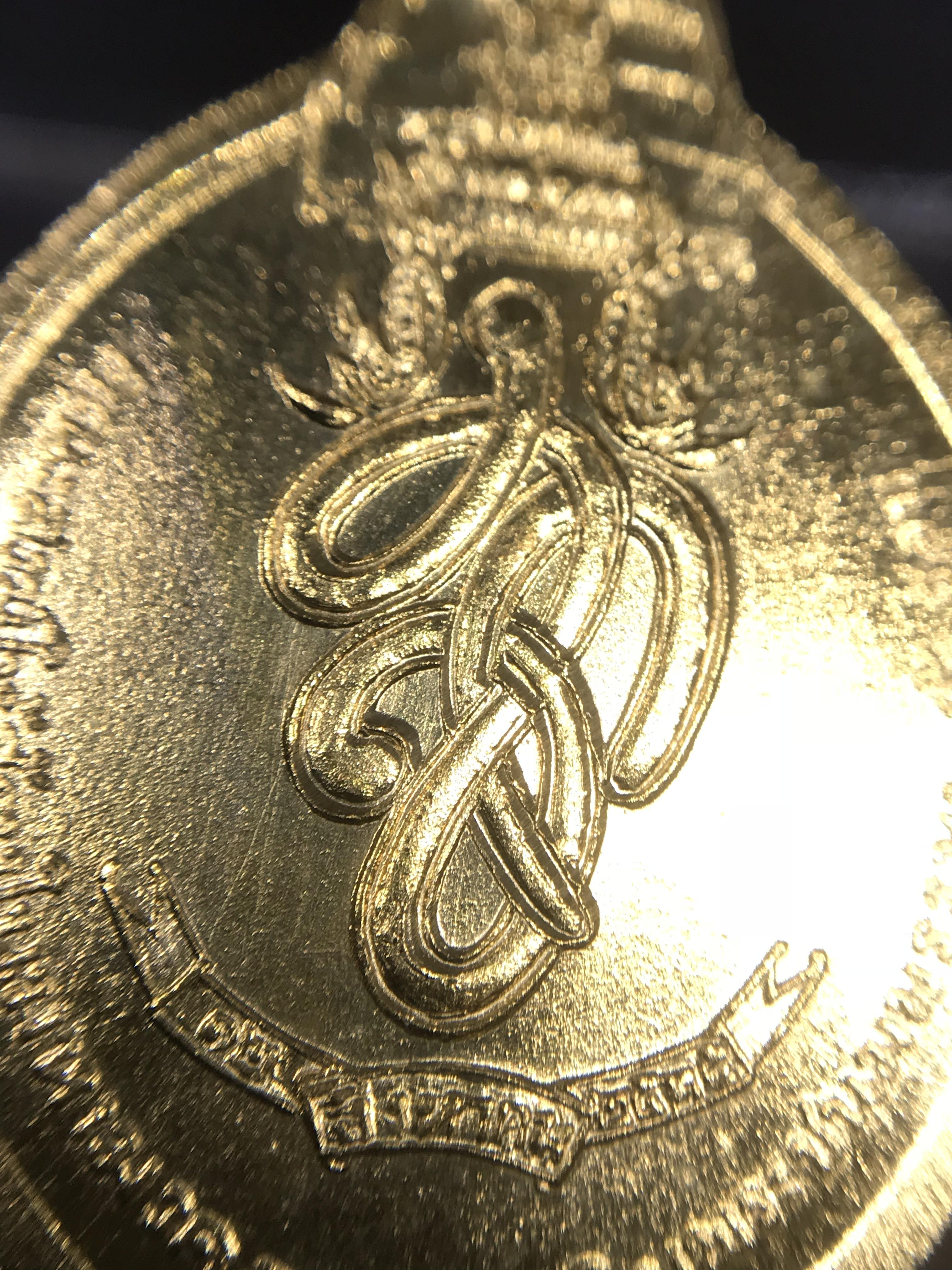 เหรียญพระชัยหลังช้าง หลัง สก. ปี 2535 เนื้อทองคำ(15กรัม)พร้อมกล่อง พิธีใหญ่ สภาพสวยเดิมๆ หายากมาก