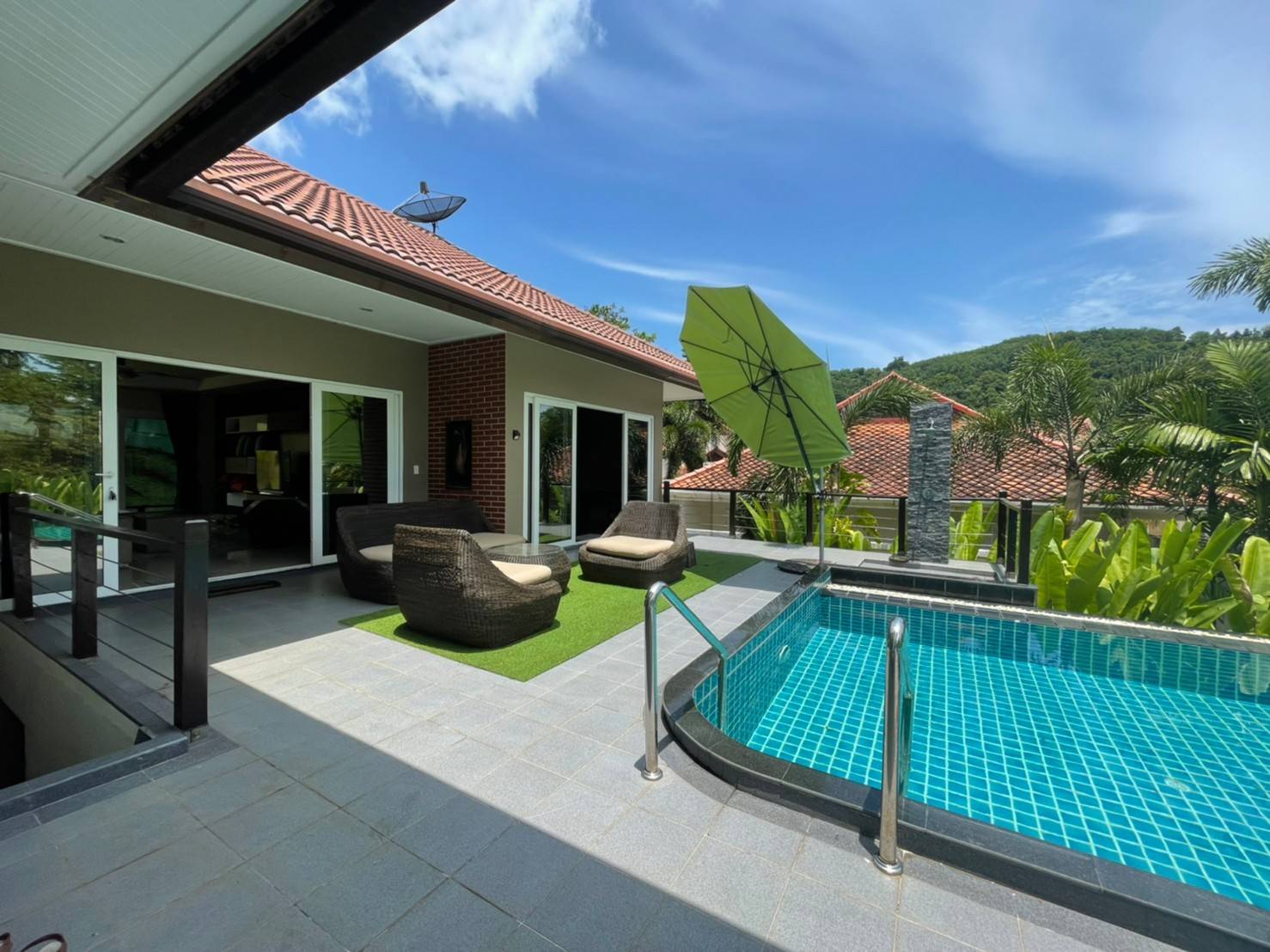 For Sale : Thalang-Yamu Luxury Pool Villa 3 Bedrooms 3 Bathrooms