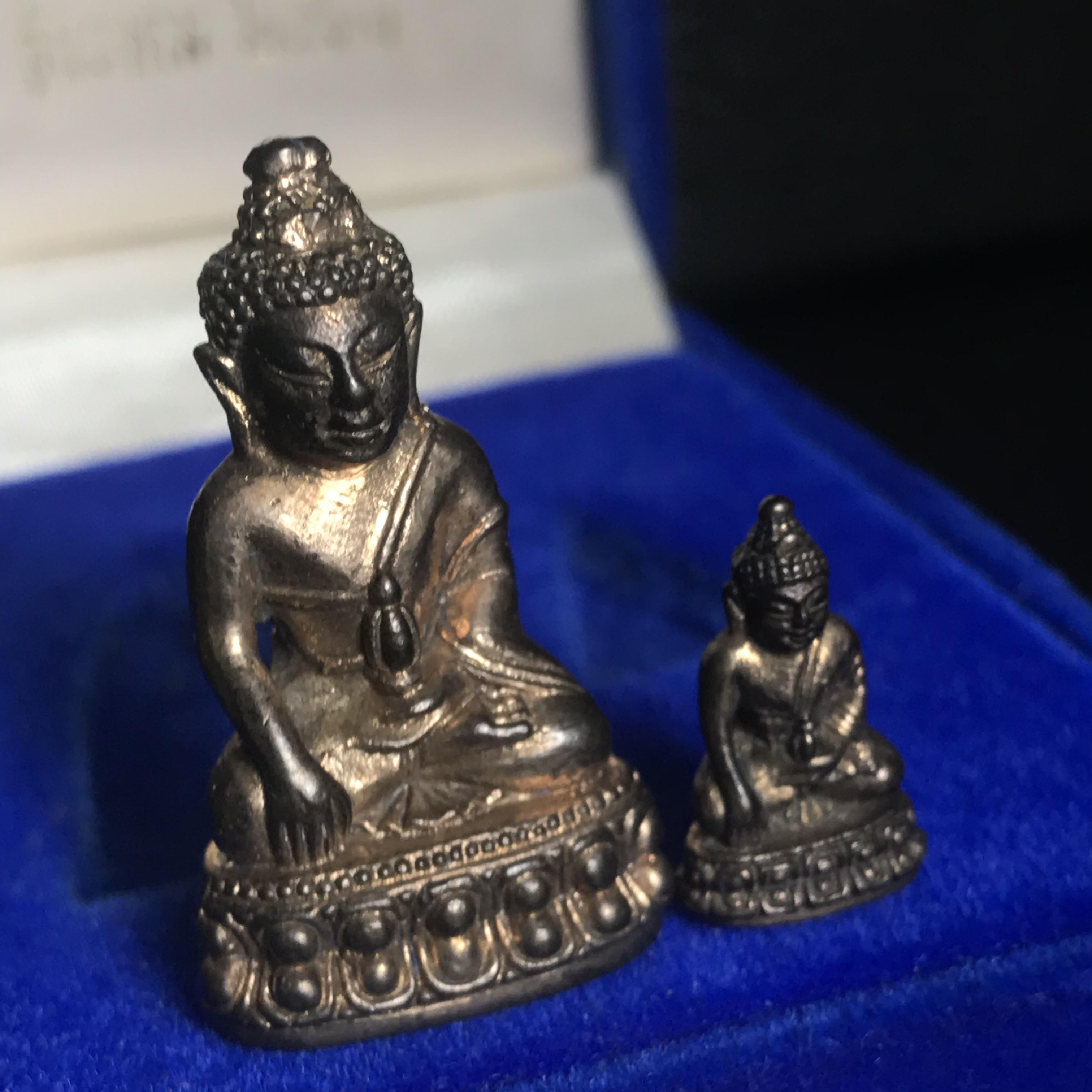 พระกริ่ง-พระชัยวัฒน์ นวราชบพิตร วัดตรีทศเทพ ปี2530 เนื้อนวโลหะ(1ใน 500 ชุด)(ในหลวงรัชกาลที่9เสด็จเททอง)