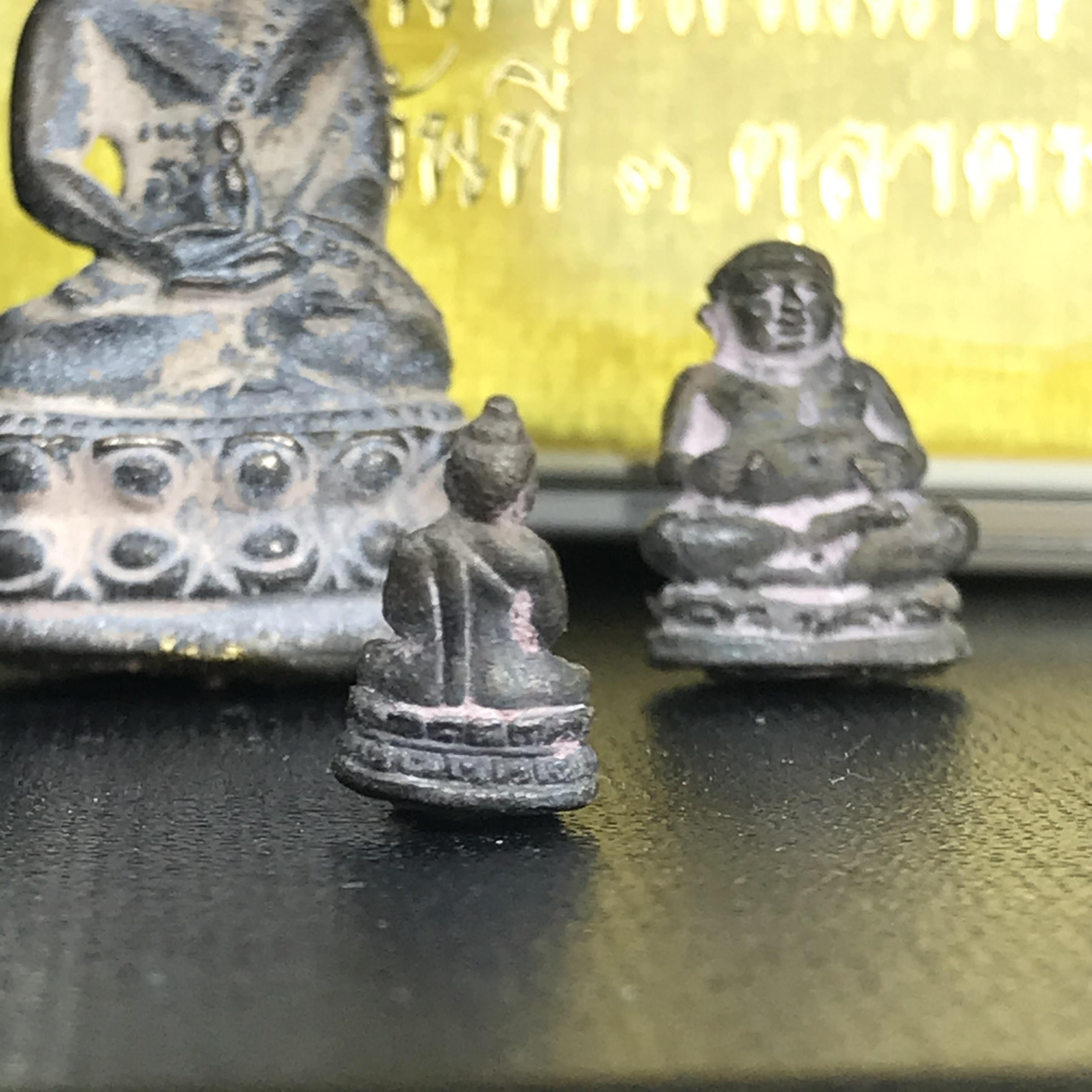 พระกริ่งชินบัญชรฉลองพระชันษา 100 ปี สมเด็จพระญาณสังวร วัดบวรนิเวศวิหาร ปี 2556 ชุดนำฤกษ์เนื้อนวโลหะแก่ทองคำ ก้นอุดผงสมเด็จพระสังฆราช (1 ใน 356 ชุด) พิธีใหญ่ มวลสารเด่น นิยมและหายากมากในปัจจุบัน