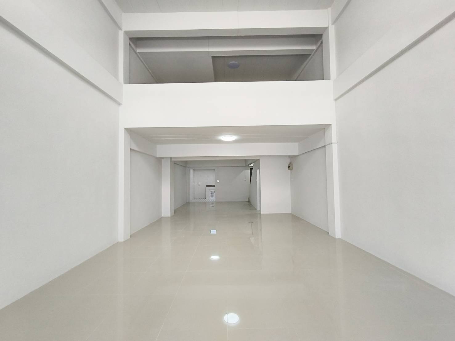 For Sales : Ratsada, 2-Storey Commercial Building, 2 bedroom 2 bathroom