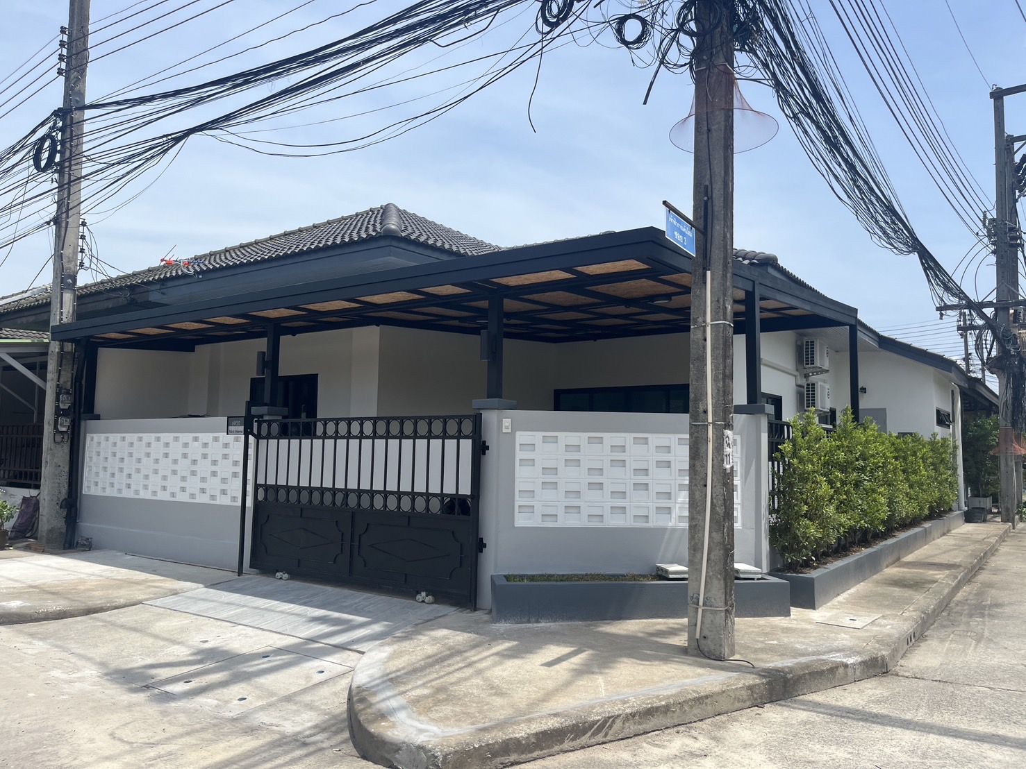 For Rent : Chalong, One-story townhome, 3 bedrooms 2 bathrooms