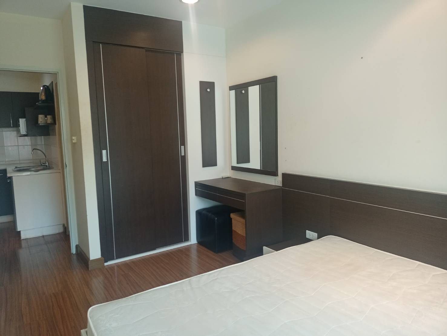 For Rent : Phuket Villa Patong Condo Floor 3rd Mountain View 45 sqm.Fully Furnished.