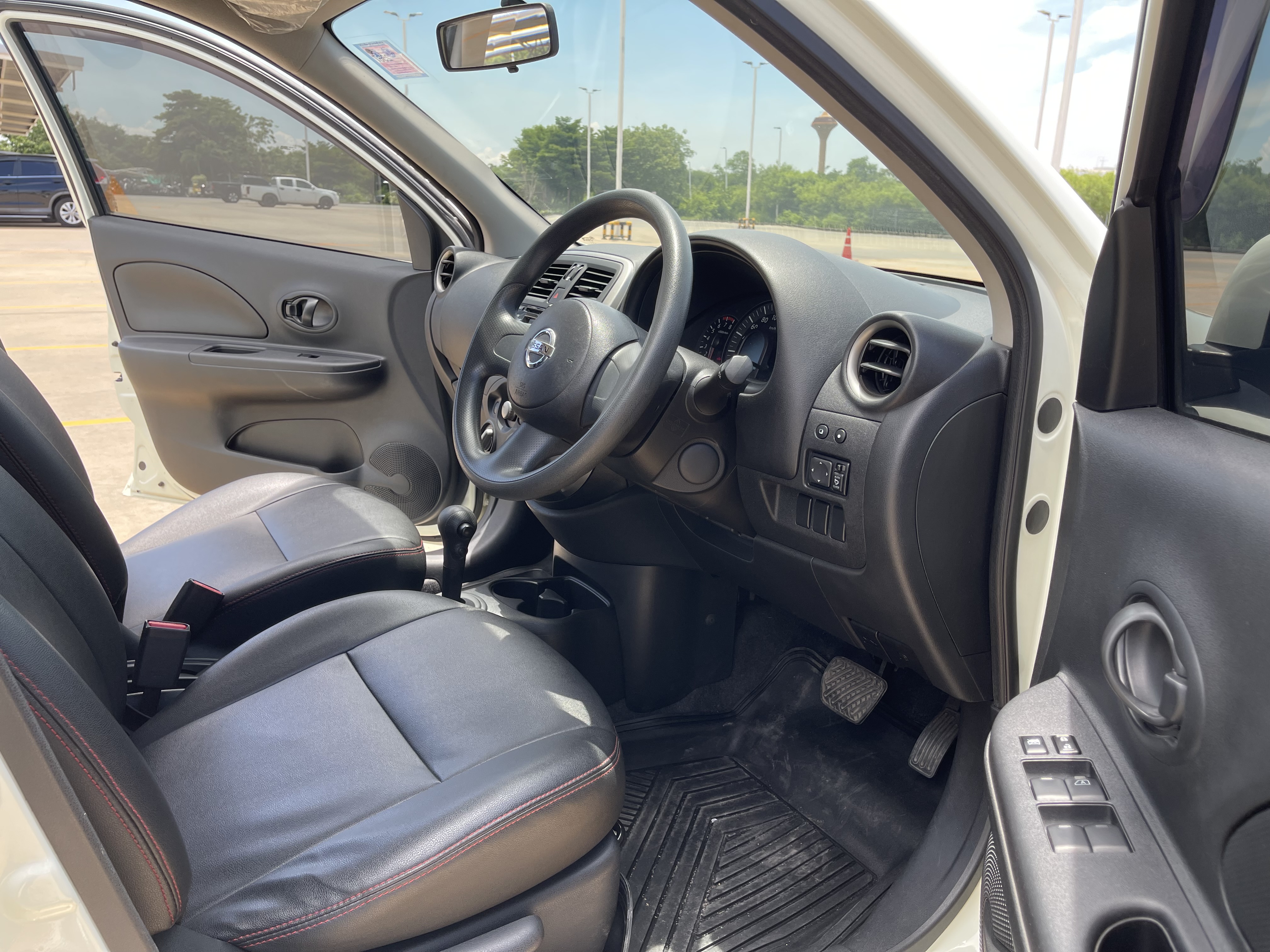 Nissan March 1.2 EL At 2016 ขาวมุก