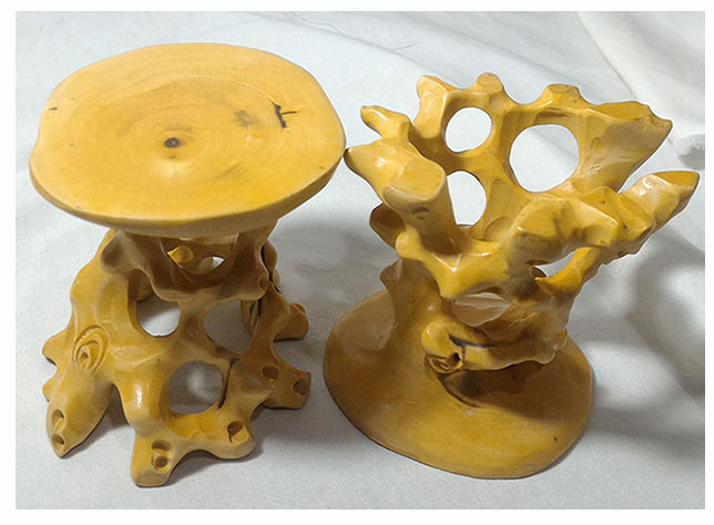 ฐานหรือกี๋ไม้boxwood ทรงรากไม้ อันละ