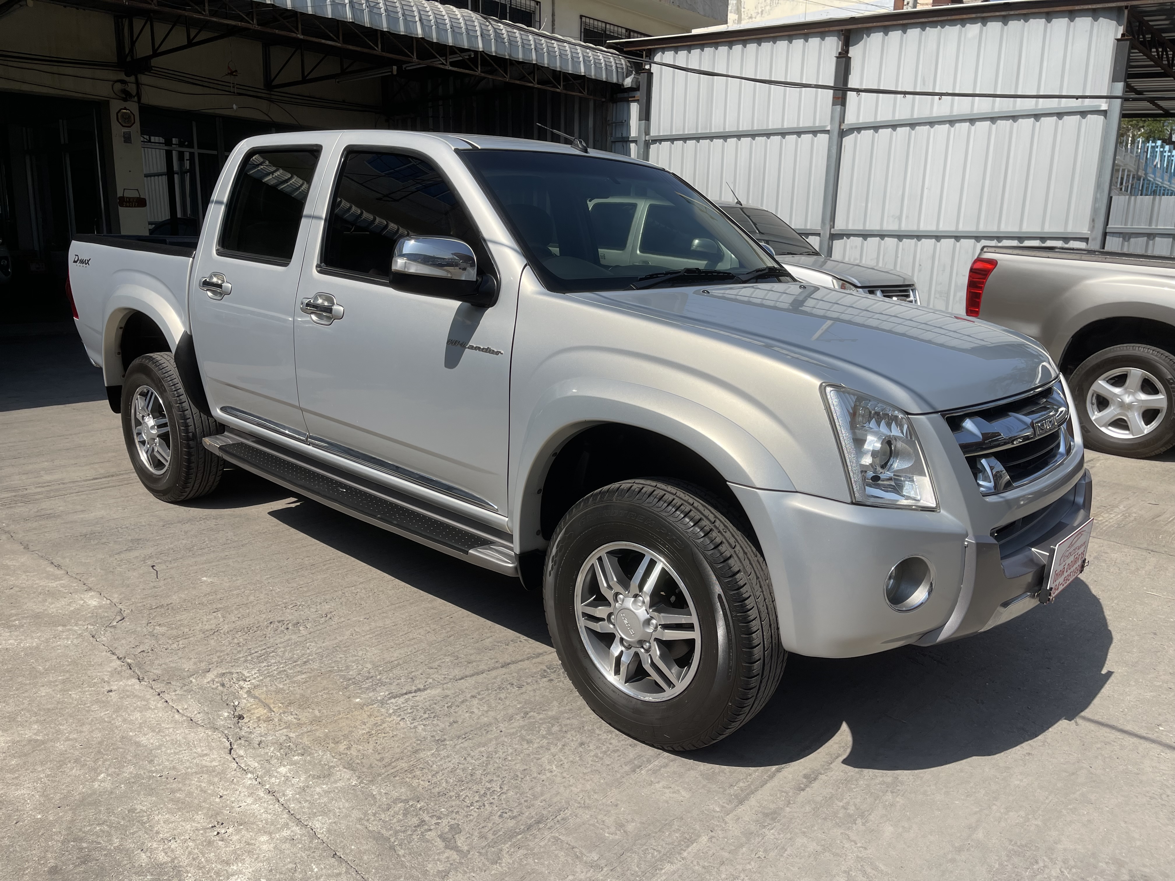 Isuzu Dmax 4ประตู Hilander 2.5 Abs 2011 เงิน