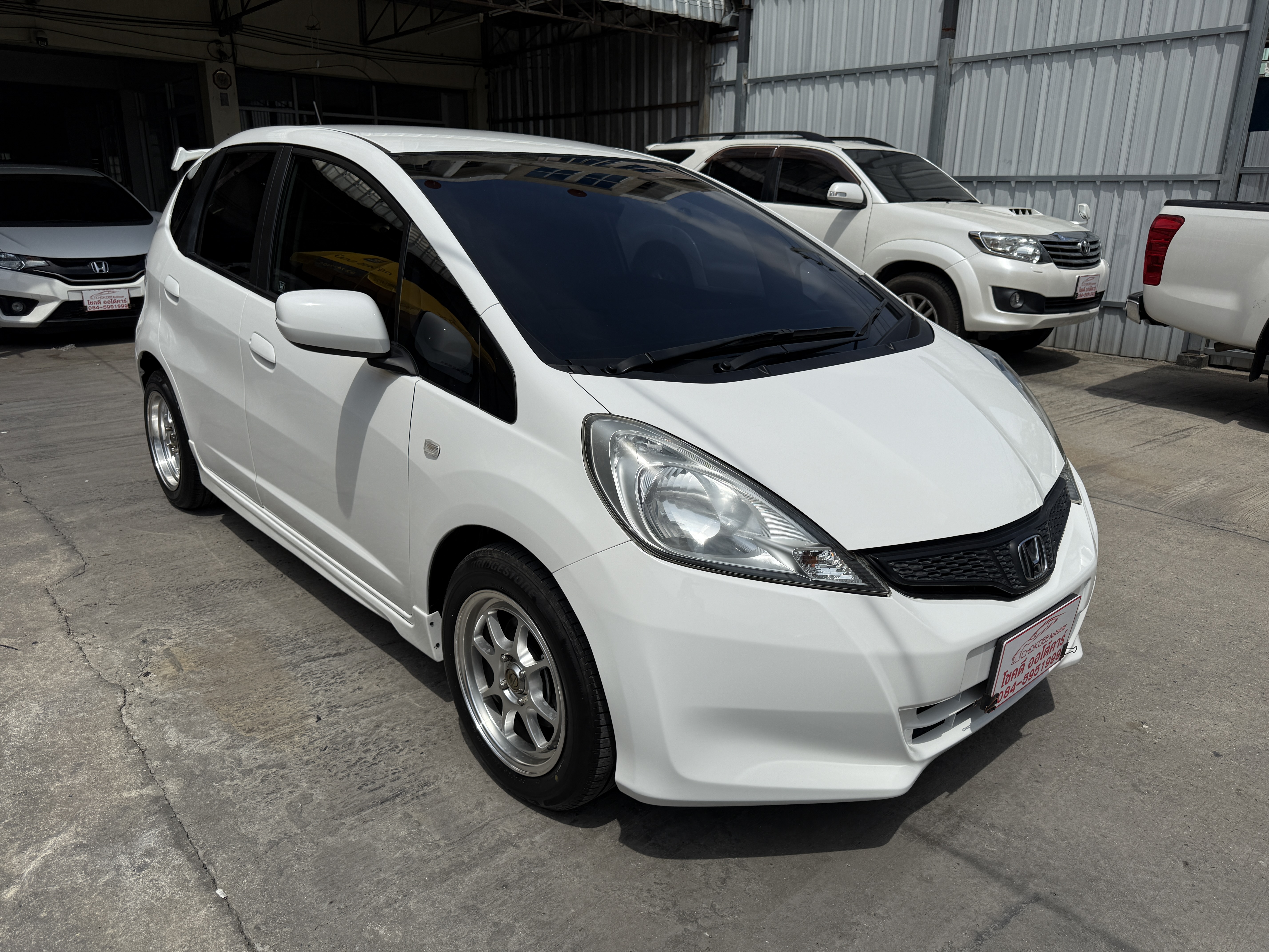 Honda Jazz 1.5 V At 2014 ขาว
