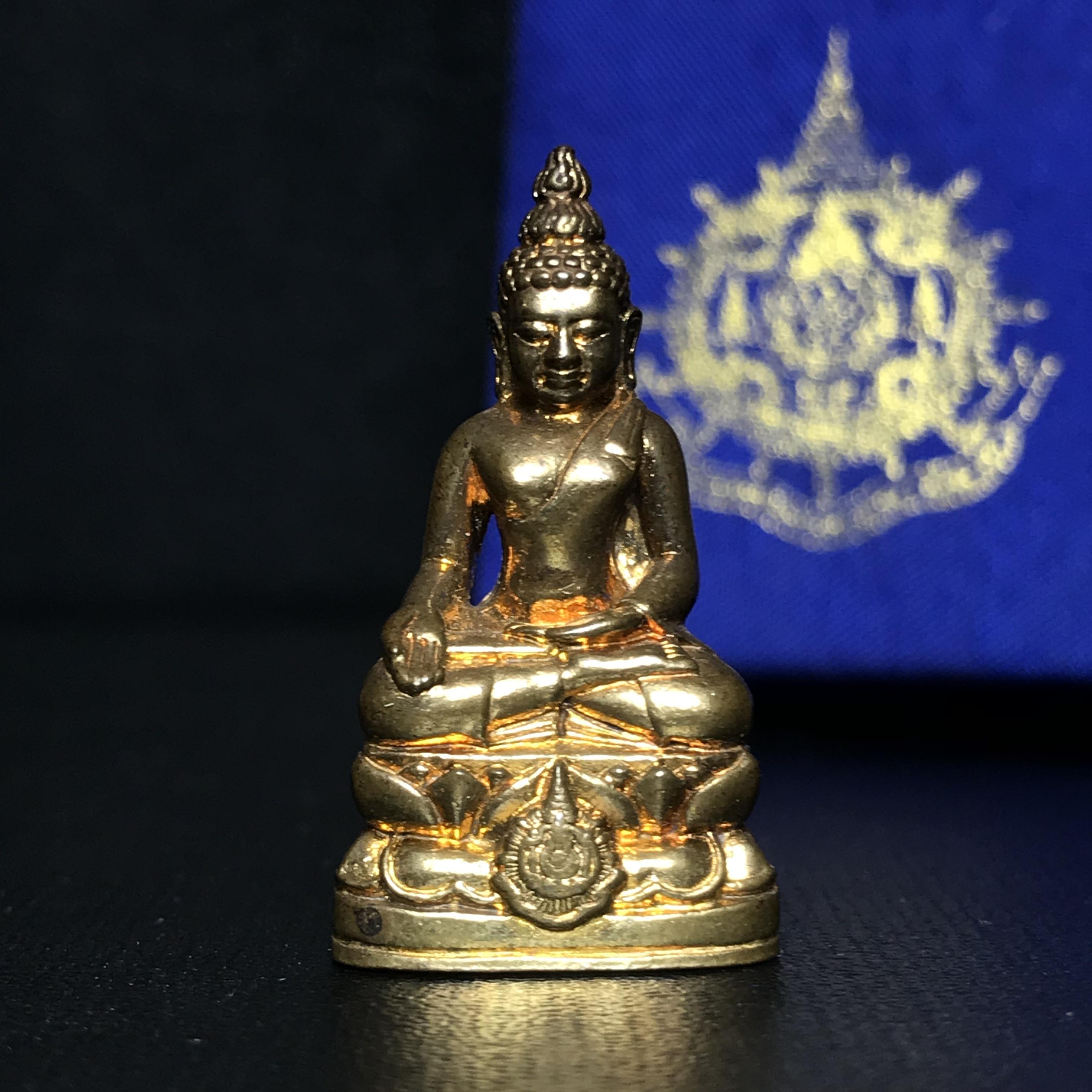 พระกริ่งไพรีพินาศ เฉลิมพระเกียรติ พระบาทสมเด็จพระเจ้าอยู่หัวรัชกาลที่9 พระชนมพรรษา 6 รอบ ปี2542เนื้อสัมฤทธิ์(บรรจุเหล็กไหล)ดีนอก-ดีใน