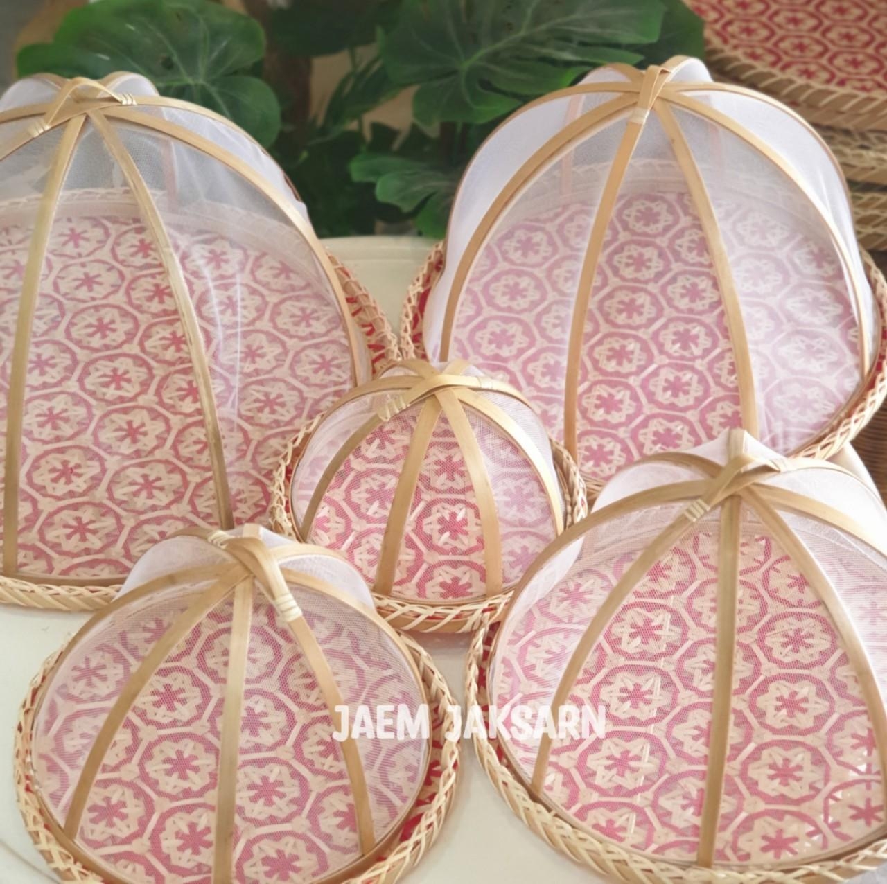 กระด้งลายพิกุล + ฝาชีมุ้งครอบครอบทรงสูง ยกชุด (สีแดง)