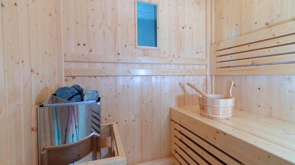 For Sale : Patong, Luxury Patong Resort , 36 Rooms, 5 floors