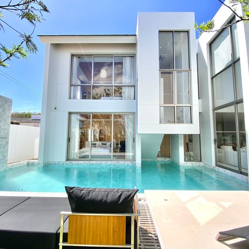 For Sales : Cherngtalay, Modern Contemporary Pool Villa , 3 bedrooms, 3 bathrooms