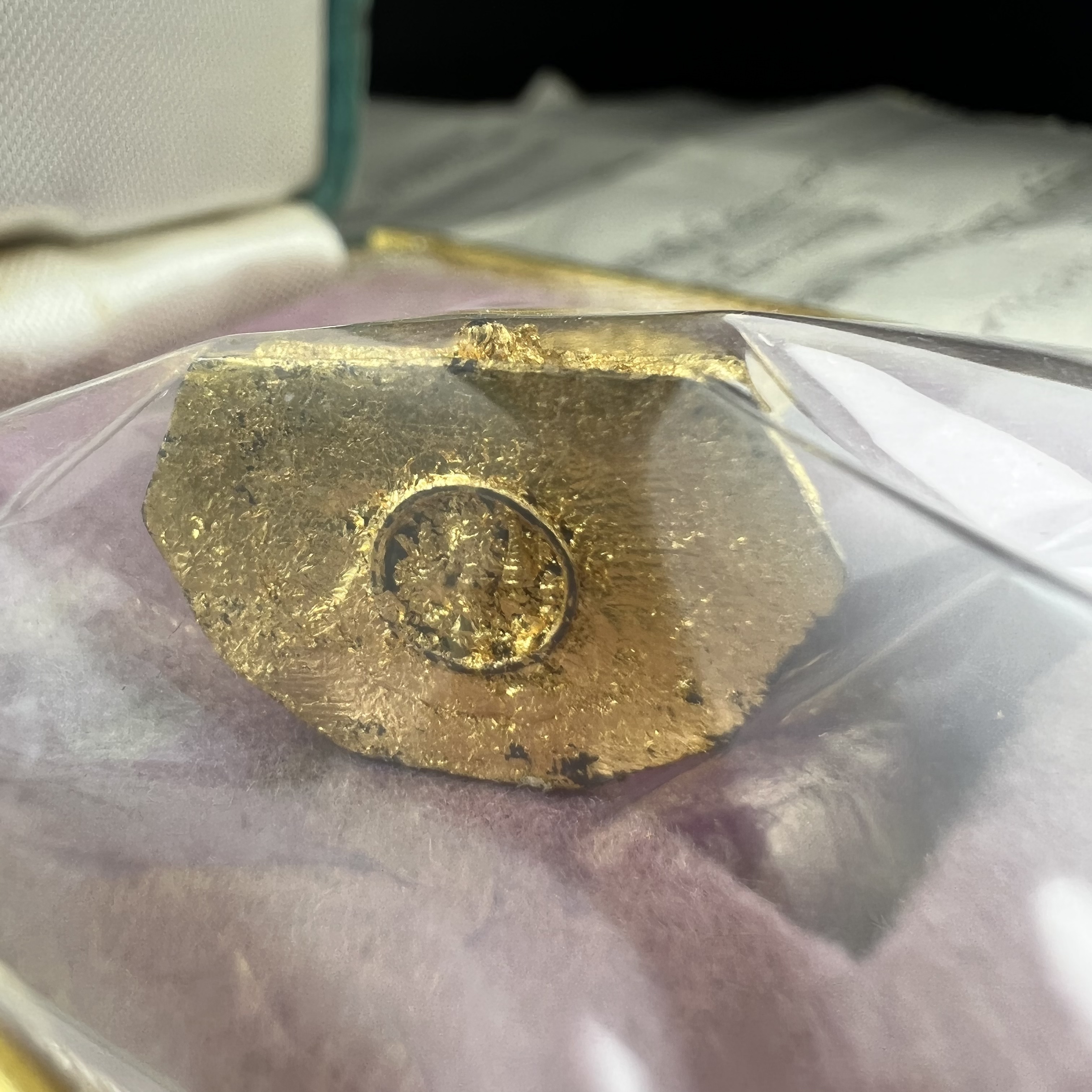 กริ่งพระพุทธนิรันตราย วัดราชประดิษฐสถิตมหาสีมารามราชวรวิหาร สมโภชกรุงรัตนโกสินทร์ 200ปี พ.ศ.2525 เนื้อเงิน (พิธีใหญ่ ในหลวง ร.9 เสด็จร่วมพิธี สมเด็จพระสังฆราชประธานพิธีปลุกเสก)มาพร้อมกล่องบรรจุเดิมและใบอนุโมทนาบุญเดิมครบสมบูรณ์ หายากก(1ใน 209 องค์)