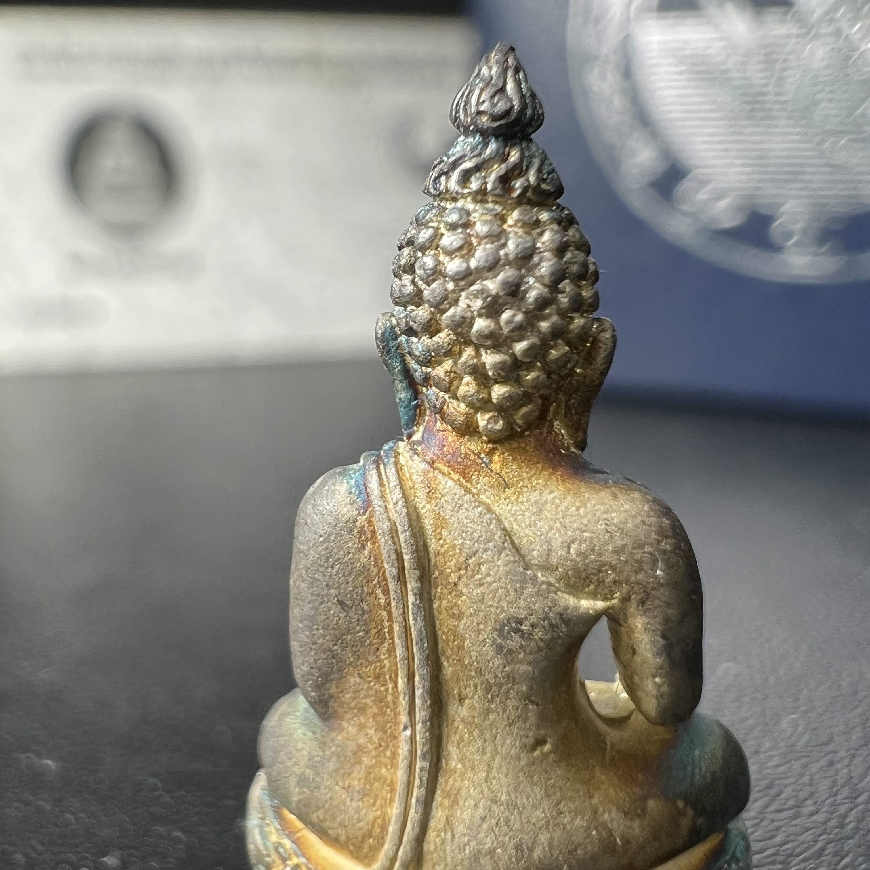 พระกริ่งไพรีพินาศ วัดบวรนิเวศวิหาร ปี2538 การไฟฟ้าส่วนภูมิภาคจัดสร้าง เนื้อเงิน(สภาพผิวเดิม ขึ้นสีรุ้งธรรมชาติ สวยแบบนิยม)พร้อมกล่องบรรจุเดิมและการ์ดใบรับรองเดิมครบสมบูรณ์ หมายเลข 1768