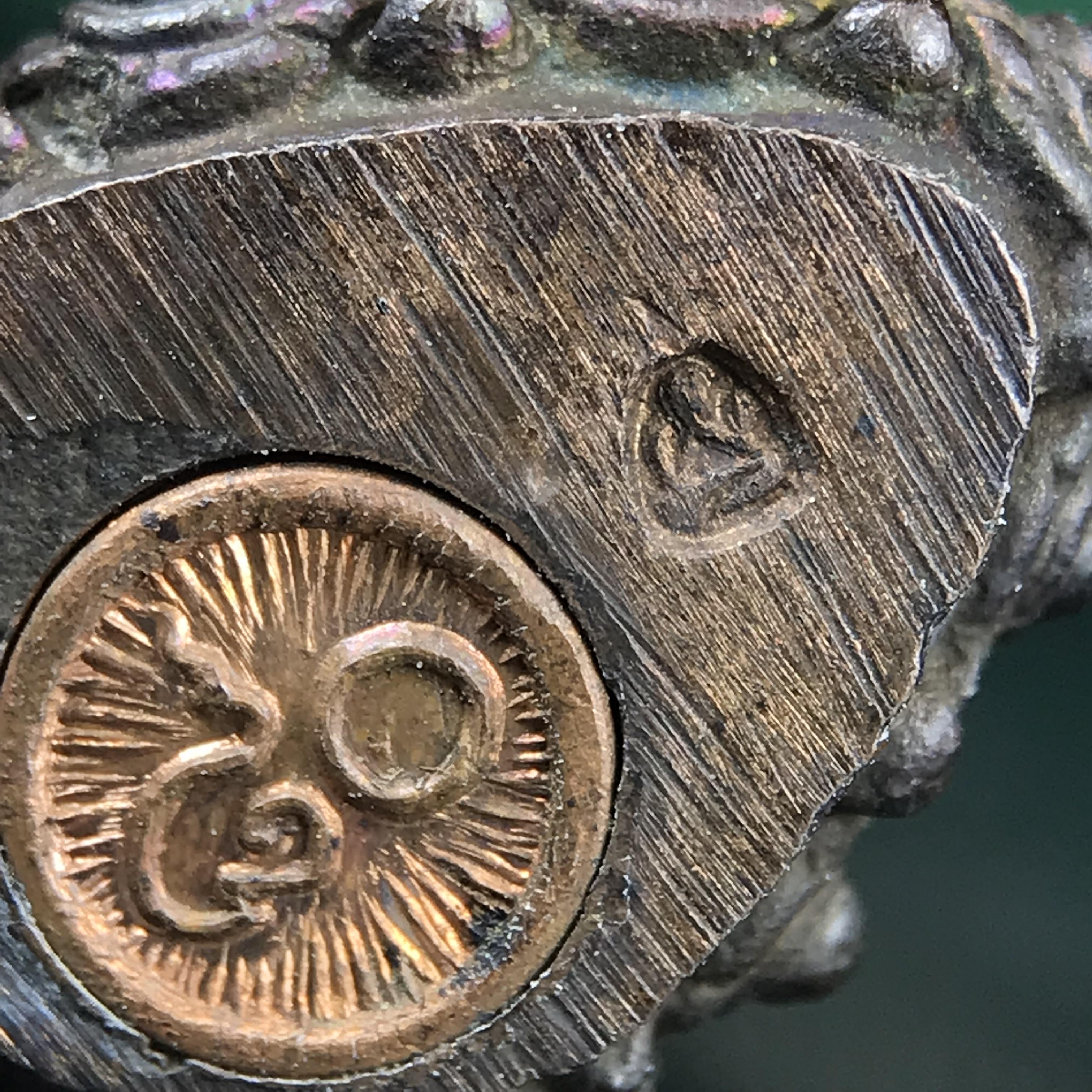 พระกริ่งวาสนา(รุ่นแรก) 80 พรรษา สมเด็จพระสังฆราช (วาสน์) วัดราชบพิธฯ ปี2521 เนื้อนวโลหะ(ตอกโค๊ตพระปิดตา) โดยมีหลวงปู่โต๊ะ วัดประดู่ฉิมพลีร่วมปลุกเสก พร้อมกล่องบรรจุเดิม(รุ่นแรก คอตั้งตรงได้สัดส่วน หายาก)