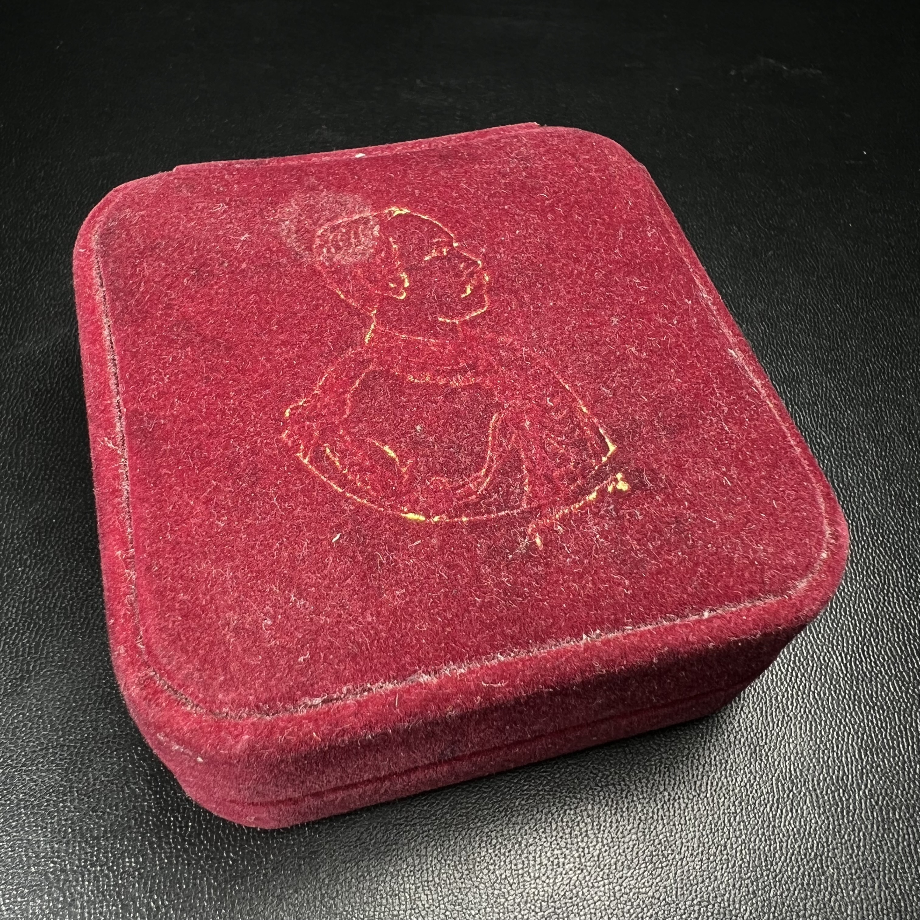 เหรียญรัชกาลที่ 5 คชสารหมื่นปี หลวงพ่ออุตตมะ วัดวังก์วิเวการาม ปี 2540 พิมพ์ใหญ่ขนาด 3.0 ซม. หน้ากากทองคำบริสุทธิ์ 99.99% (ผิวสวยเดิมขึ้นรุ้งงดงามธรรมชาติ)พร้อมกล่องบรรจุเดิมครบ(ควรคู่ผู้รู้คุณค่า ด้วยวัตถุมงคล เสริมบุญญาบารมี)