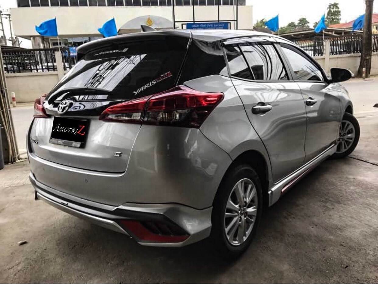 Toyota Yaris ATIV hatchback and sedan bodykits by Amotriz