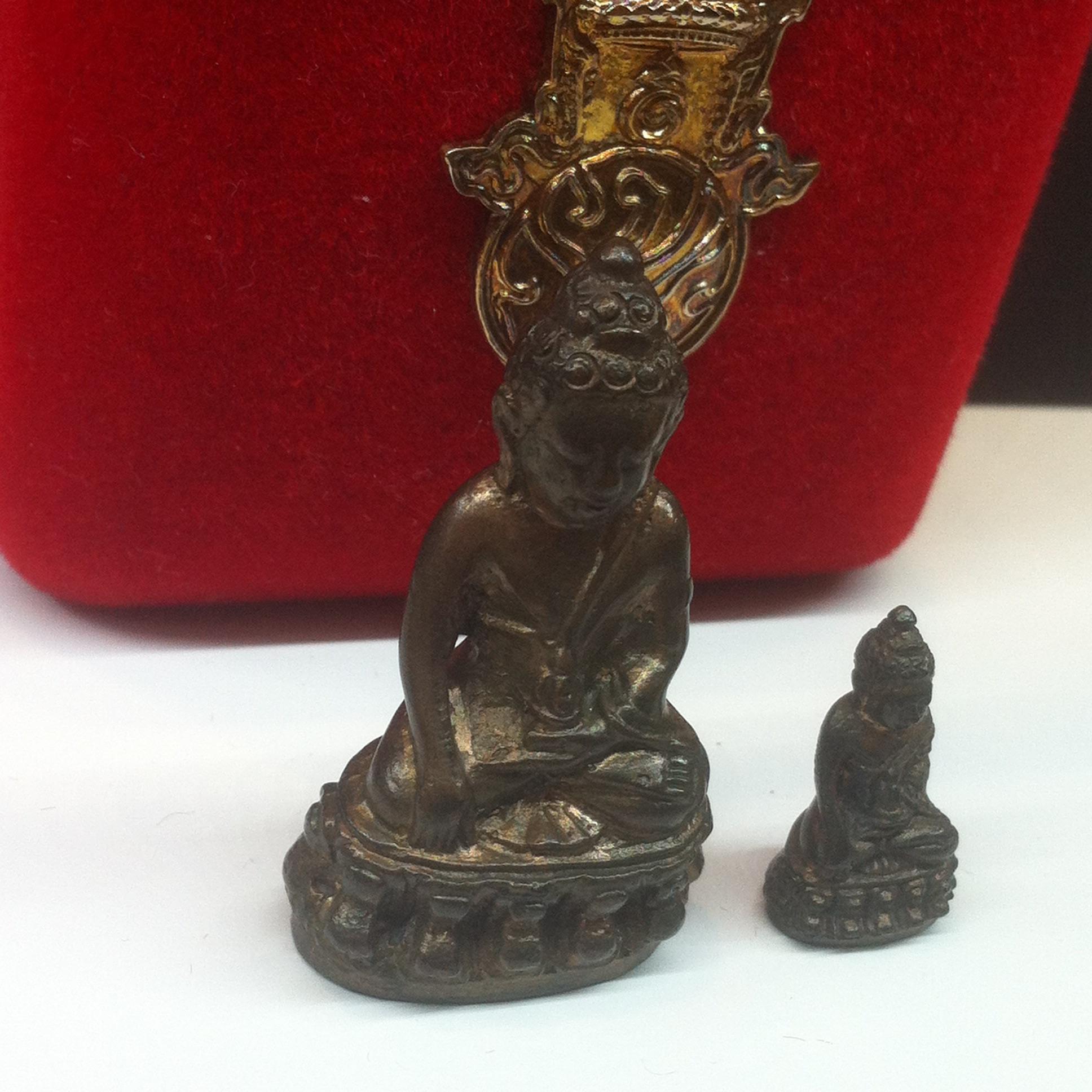 พระกริ่ง-พระชัยวัฒน์ ปวเรศ ปี2530 วัดบวรนิเวศราชวรวิหาร(ในหลวงเสด็จเททอง)