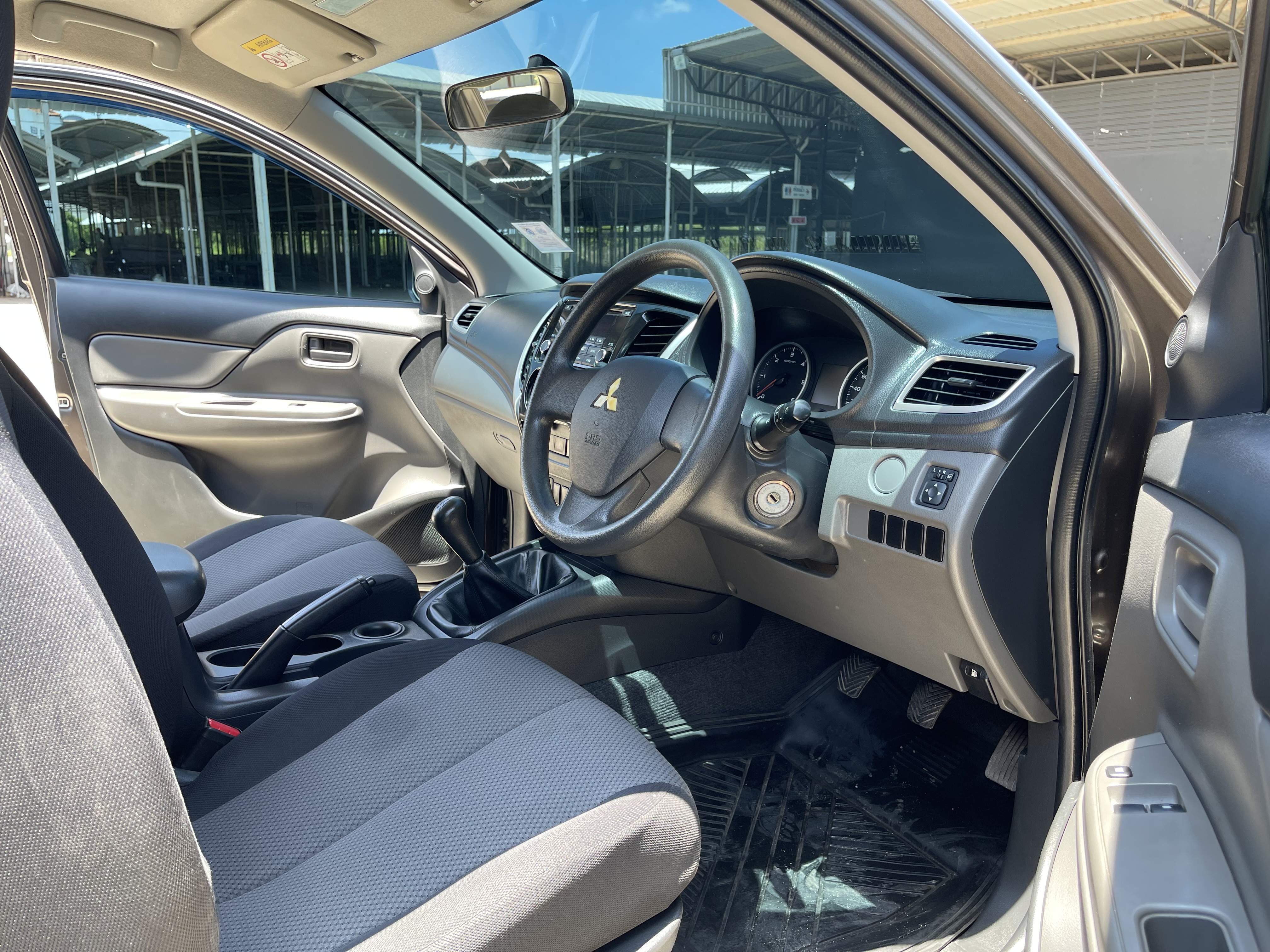 Mitsubishi Triton All New Cab 2.5 GLX 2015 น้ำตาล