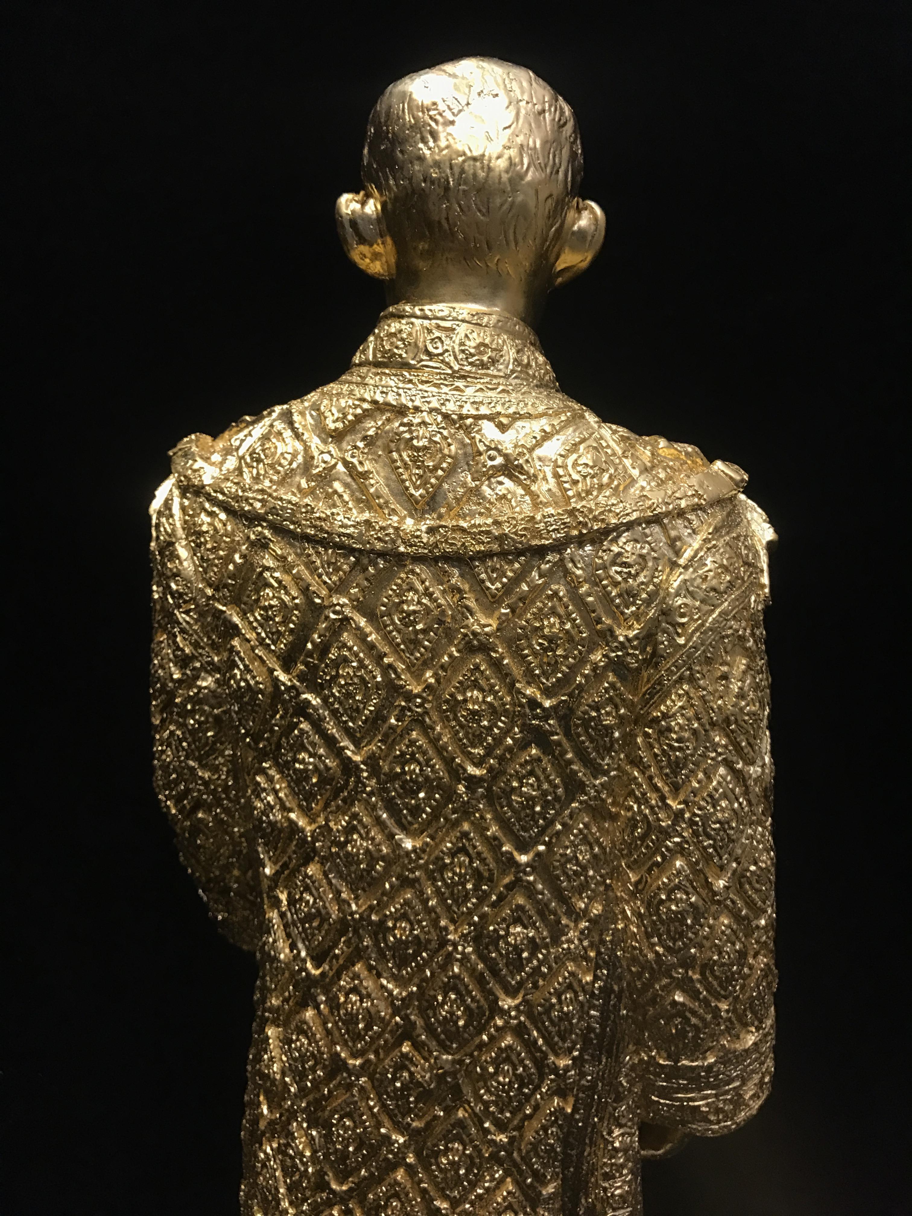 พระบรมรูปจำลองในหลวง รัชกาลที่ ๙ จัดสร้างโดย สมาคมศิษย์เก่าวิทยาศาสตร์ จุฬาลงกรณ์มหาวิทยาลัยและคณะวิทยาศาสตร์ จุฬาลงกรณ์มหาวิทยาลัย ปี2539(พร้อมกล่องบรรจุเดิมและใบรับรองจากผู้จัดสร้าง)