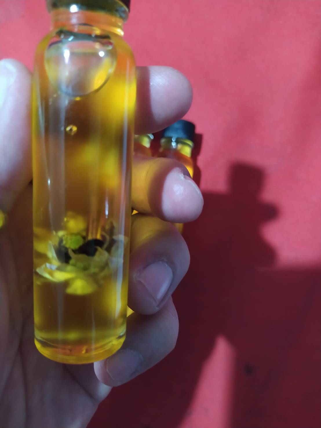 น้ำมันรักซ้อน มหาเสน่ห์ ใส่ตะกรุดนะมหานิยมให้ทุกขวด