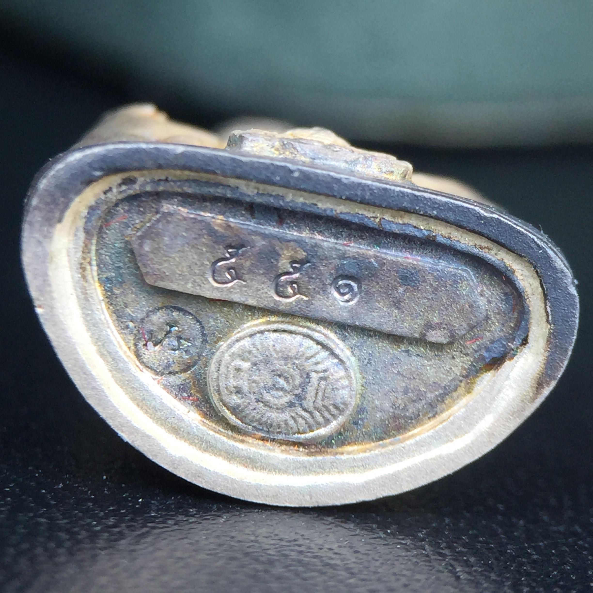 พระกริ่งไพรีพินาศ ตรากาญจนาภิเษก วัดบวรนิเวศวิหาร ที่ระลึกในหลวงรัชกาลที่9 ครองสิริราชสมบัติครบ 50 ปี เนื้อเงิน(สภาพผิวเดิม ขึ้นสีรุ้งธรรมชาติ สวยแบบนิยม)พร้อมกล่องบรรจุเดิม ครบ สมบูรณ์ ชุดพระราชทาน(หายาก)