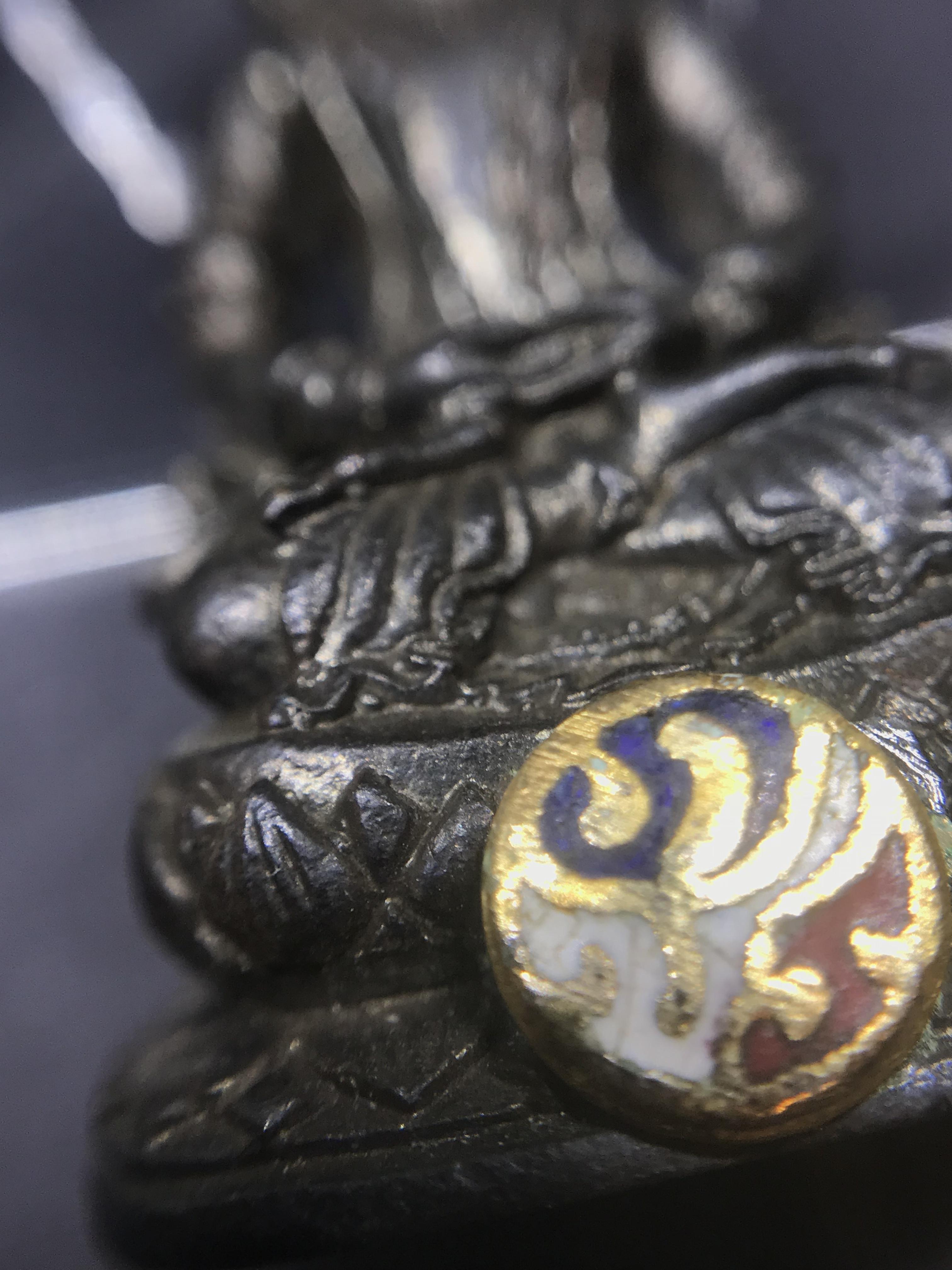 พระกริ่งธิเบตอวโลกิเตศวร ภปร.(พระไวโรจนะพุทธ)วัดมังกรกมลาวาส(เล่งเน่ยยี่) รุ่นแรกปี2515 เนื้อนวโลหะ(ในหลวงรัชกาลที่9เสด็จเททอง)(หายาก)