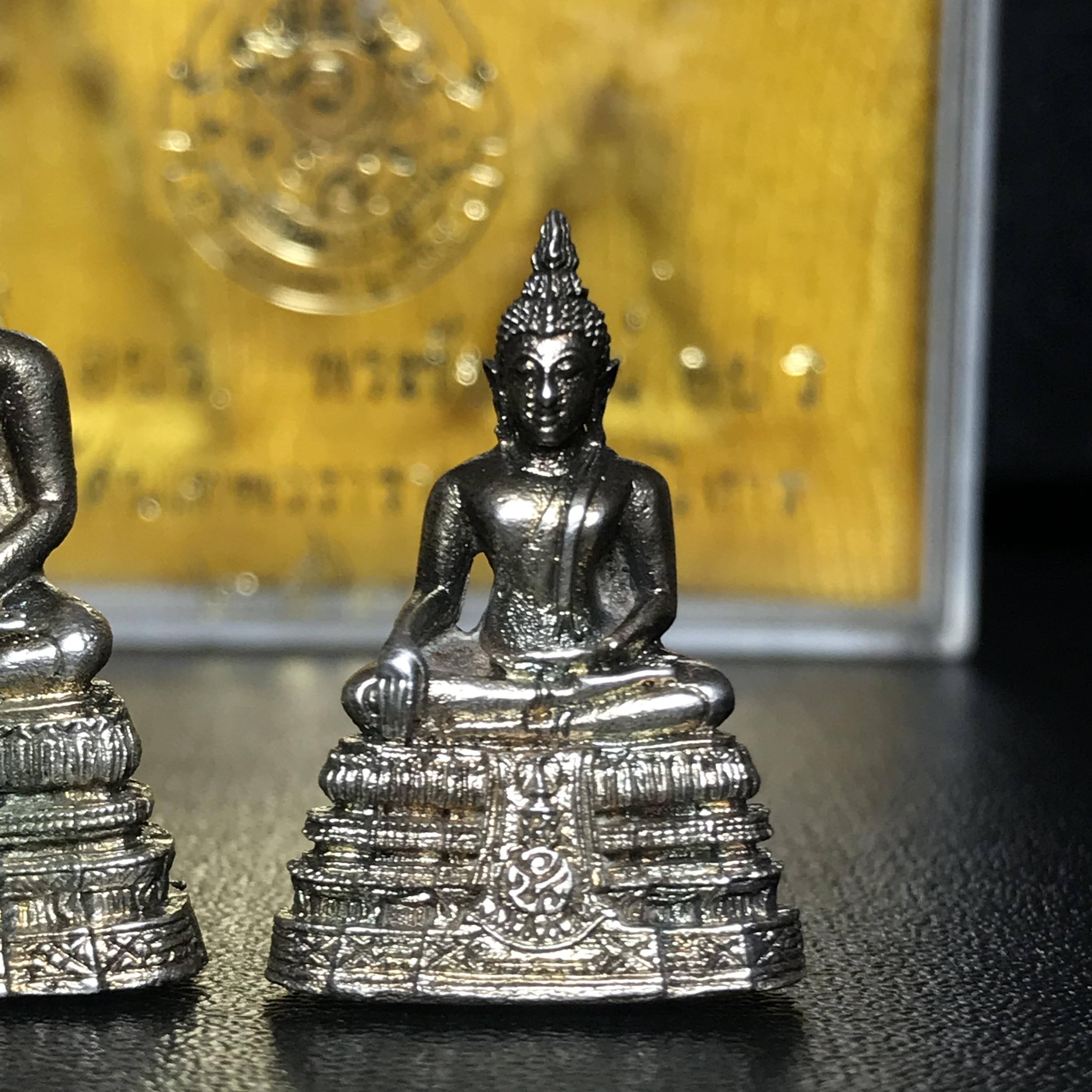 พระกริ่ง-พระชัยวัฒน์ พระศรีศากยมุนี อปร.วัดสุทัศนเทพวราราม พ.ศ.2521ชุดเนื้อเงินหายาก(ในหลวงรัชกาลที่9 เสด็จเททอง)