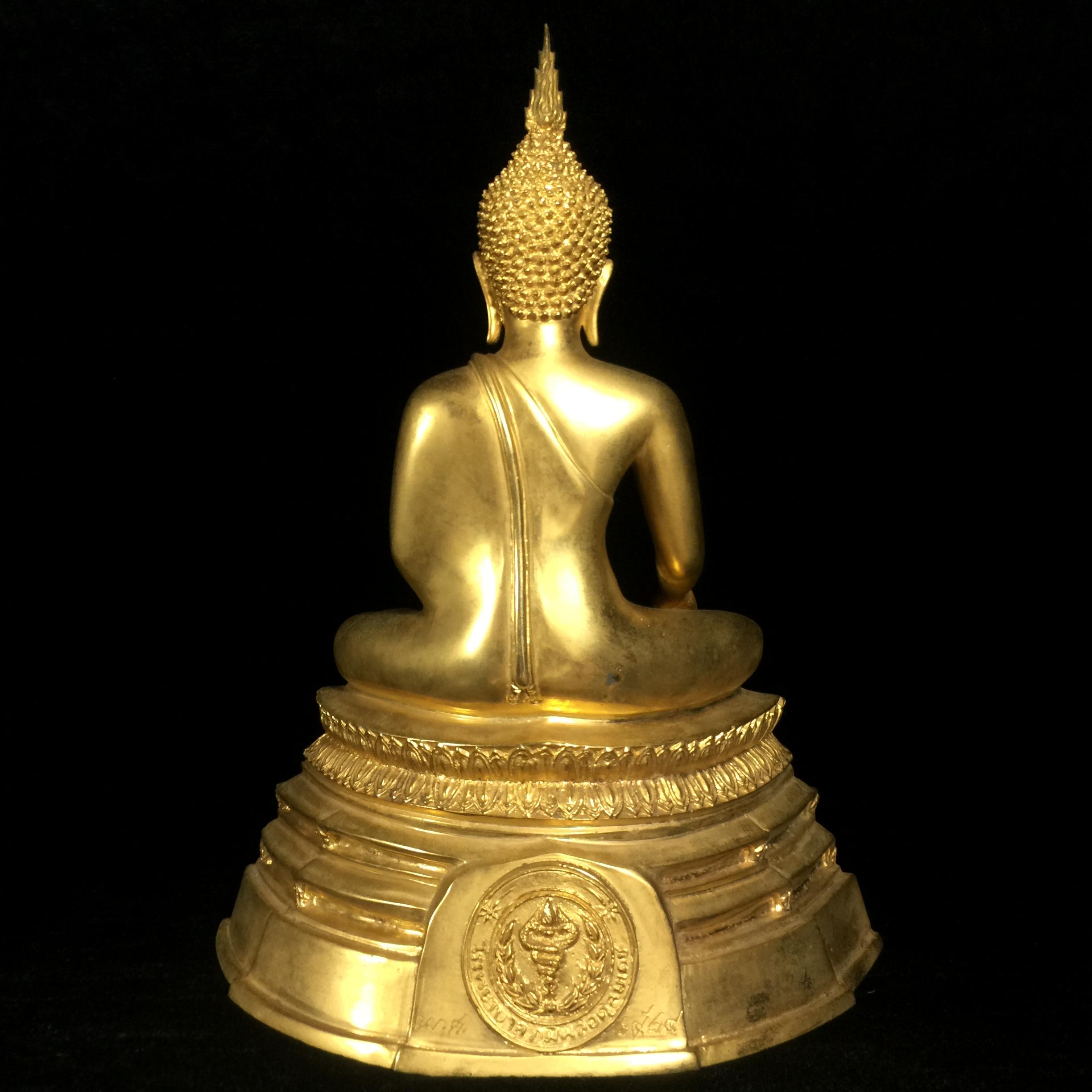 พระบูชาพระพุทธศิรมงคล ภปร. วัตถุมงคลคุ้มเกล้าปี2524 ของมูลนิธิคุ้มเกล้า โรงพยาบาลภูมิพลจัดสร้าง ขนาดหน้าตัก5นิ้ว(ในหลวงรัชกาลที่9 ทรงจุดไฟพระฤกษ์และเททอง พิธีใหญ่)ยอดนิยมหายาก