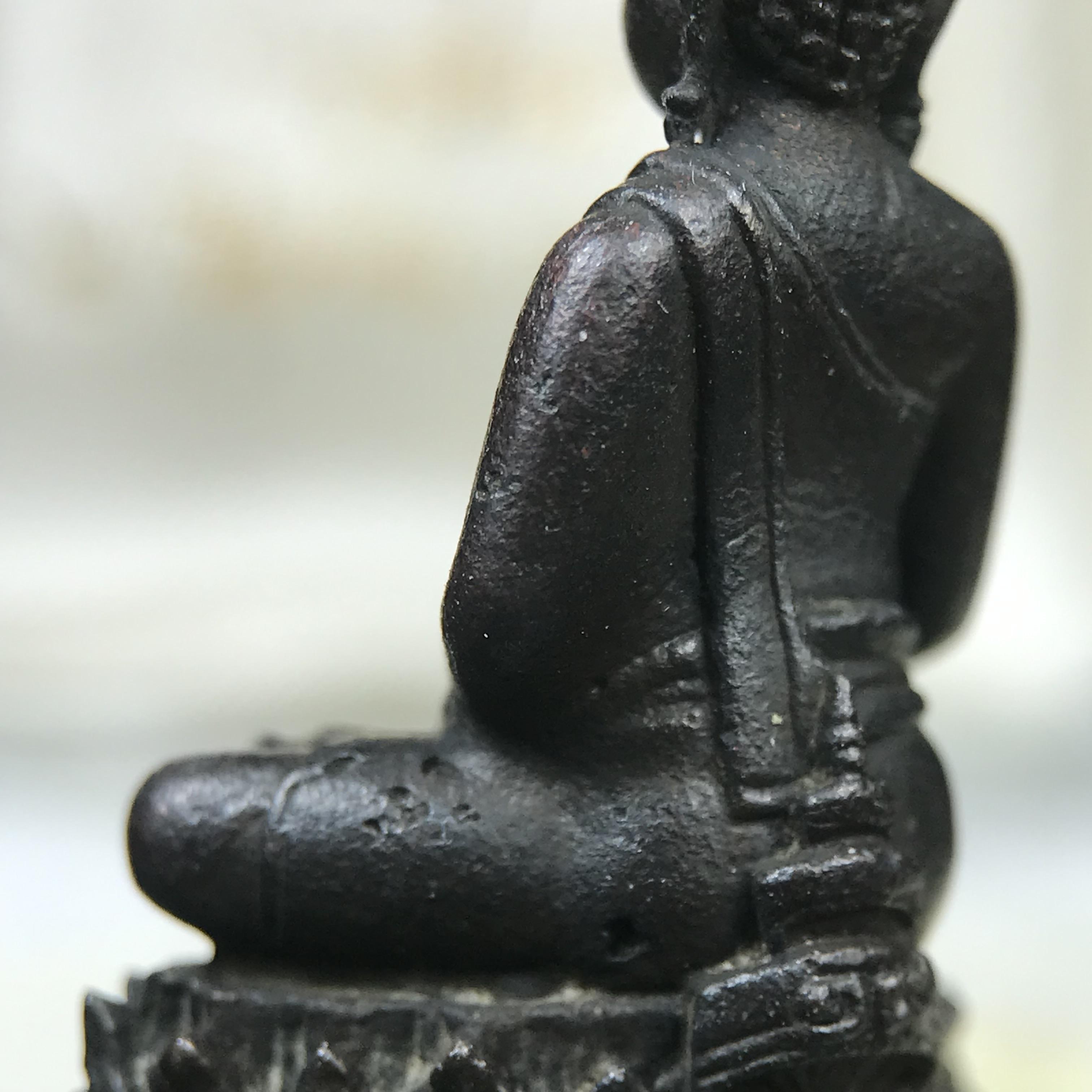 พระกริ่งวาสนา(รุ่นแรก) 80 พรรษา สมเด็จพระสังฆราช (วาสน์) วัดราชบพิธฯ ปี2521 เนื้อนวโลหะ(ตอกโค๊ตพระปิดตา) โดยมีหลวงปู่โต๊ะ วัดประดู่ฉิมพลีร่วมปลุกเสก พร้อมกล่องบรรจุเดิม(รุ่นแรก คอตั้งตรงได้สัดส่วน หายาก)