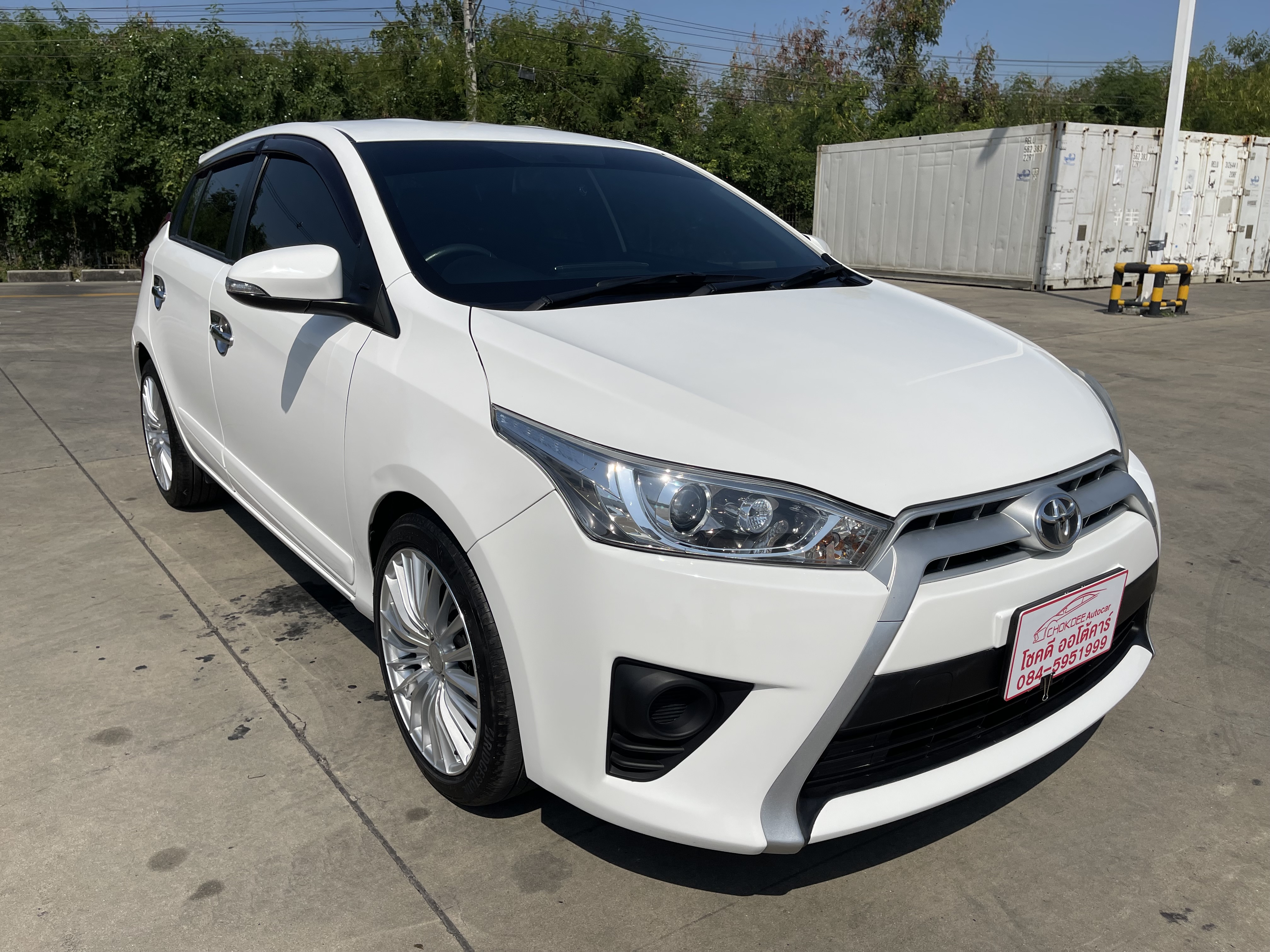 Toyota Yaris 1.2 G At 2015 ขาว