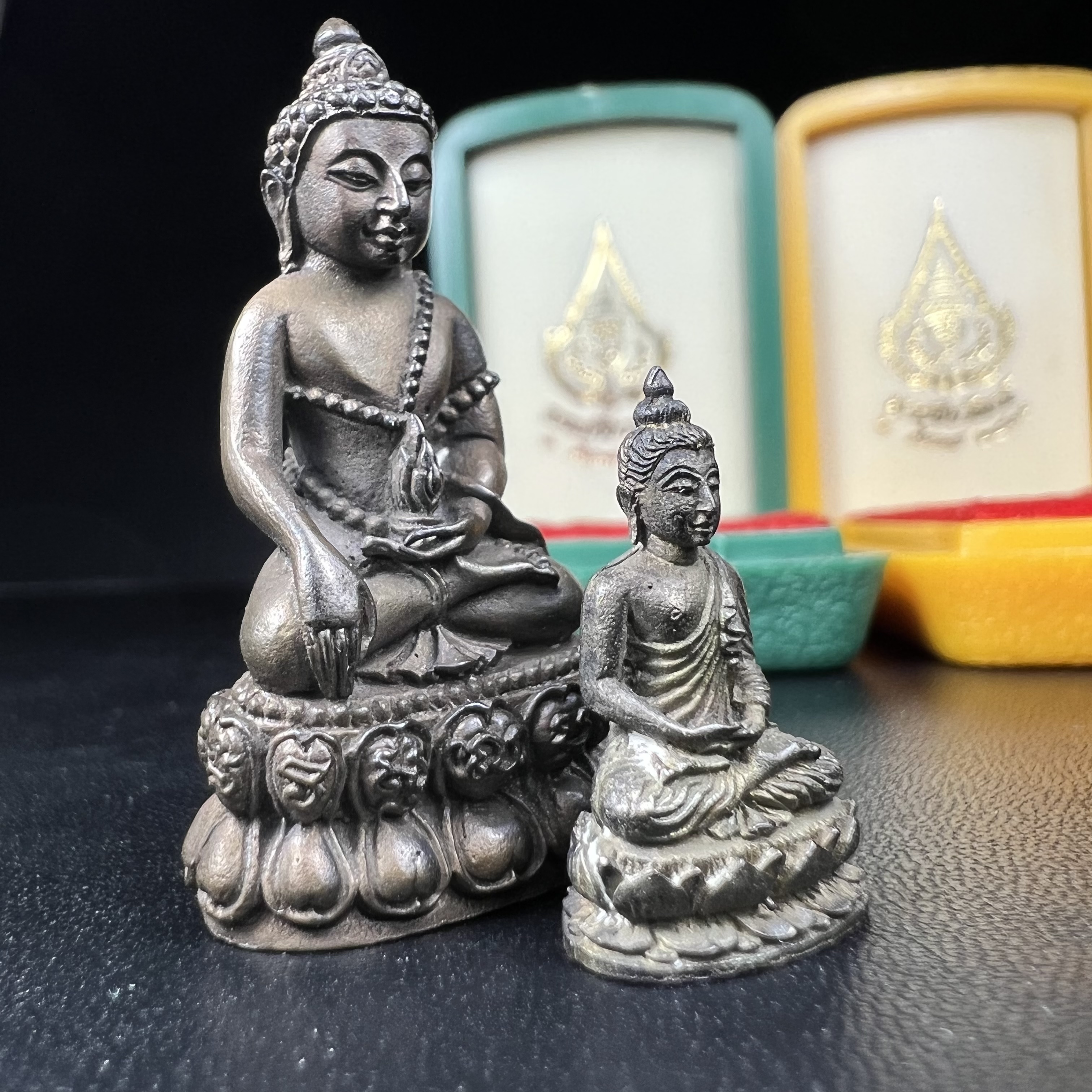 พระกริ่ง-พระชัยวัฒยน์วาสนาสมเด็จพระสังฆราช(วาสน์)วัดราชบพิธฯปี2531 เนื้อนวโลหะ สร้างเป็นที่ระลึกในคราวที่สมเด็จพระอริยวงศาคตญาณ สมเด็จพระสังฆราช(วาสน์ วาสโน)มีพระชนมายุครบ90พรรษา(ในหลวง ร.9 เสด็จในพิธี)งานแกะแม่พิมพ์โดย นายช่างเกษม มงคลเจริญ)(1ใน1991องค์)