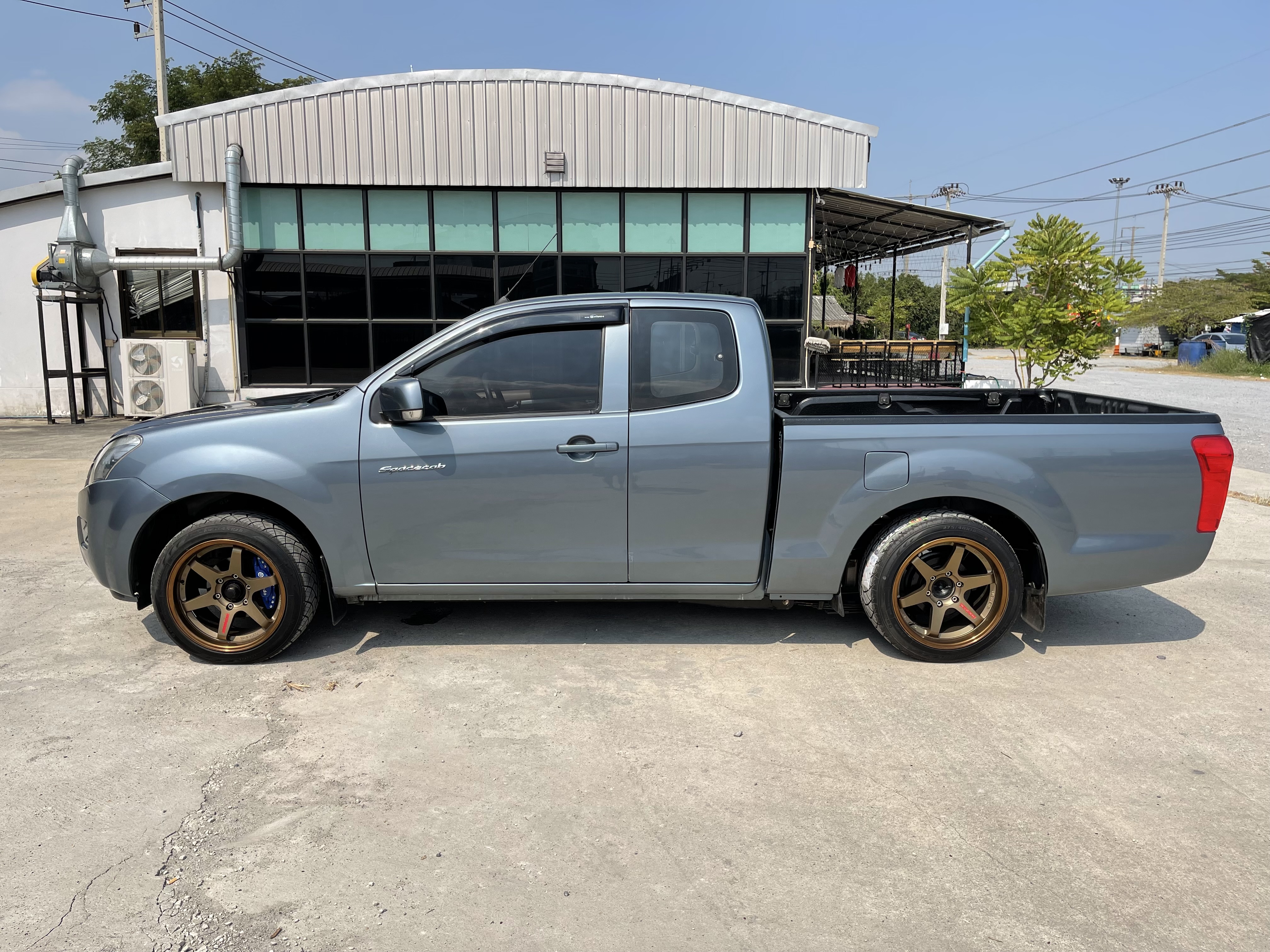 Isuzu Dmax All New Cab 2.5 L 2015 เทา