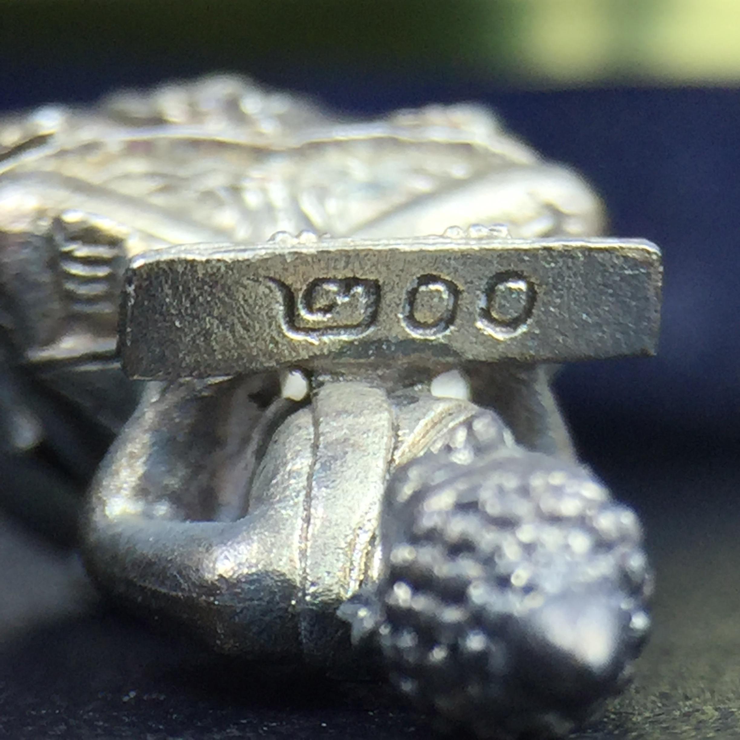 พระกริ่งปรมานุชิตชิโนรส วัดพระเชตุพนวิมลมังคลาราม(วัดโพธิ์) ปี2533 เนื้อเงิน ( ในหลวงรัชกาลที่9เสด็จเททอง)พิธีใหญ่ งดงามด้วยพุทธศิลป์เปี่ยมด้วยพุทธคุณ อีกหนึ่งรุ่นที่แนะนำสะสมบูชา