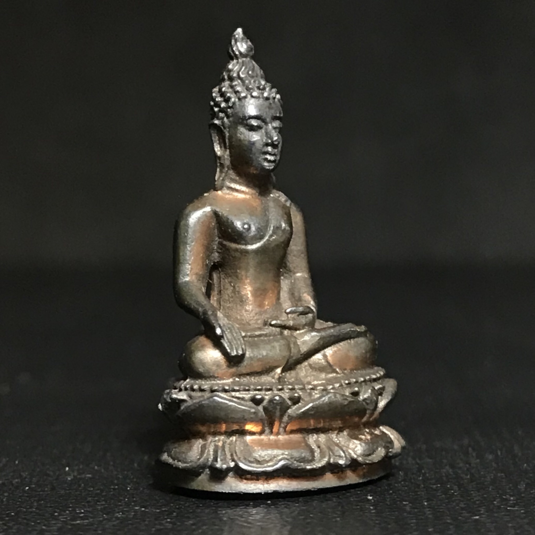 พระกริ่งไพรีพินาศ(รุ่นแรก สมเด็จพระญาณสังวร) วัดเพชรวราราม รุ่นเขาค้อ เนื้อนวโลหะ ตอกโ ค้ต ปี2520 จ.เพชรบูรณ์(1ใน2309 องค์)