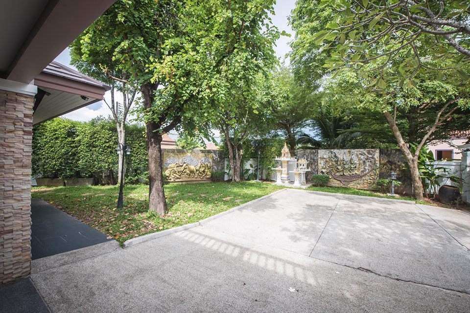 Phuket Chalong Beautifyl Private Pool Villa for Rent