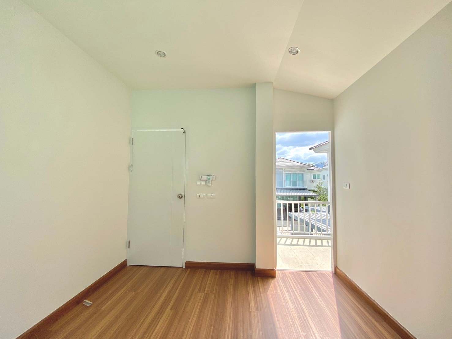 For Rent : Thalang, New Project Phase semi-detached house, 3 bedrooms 3 bathrooms