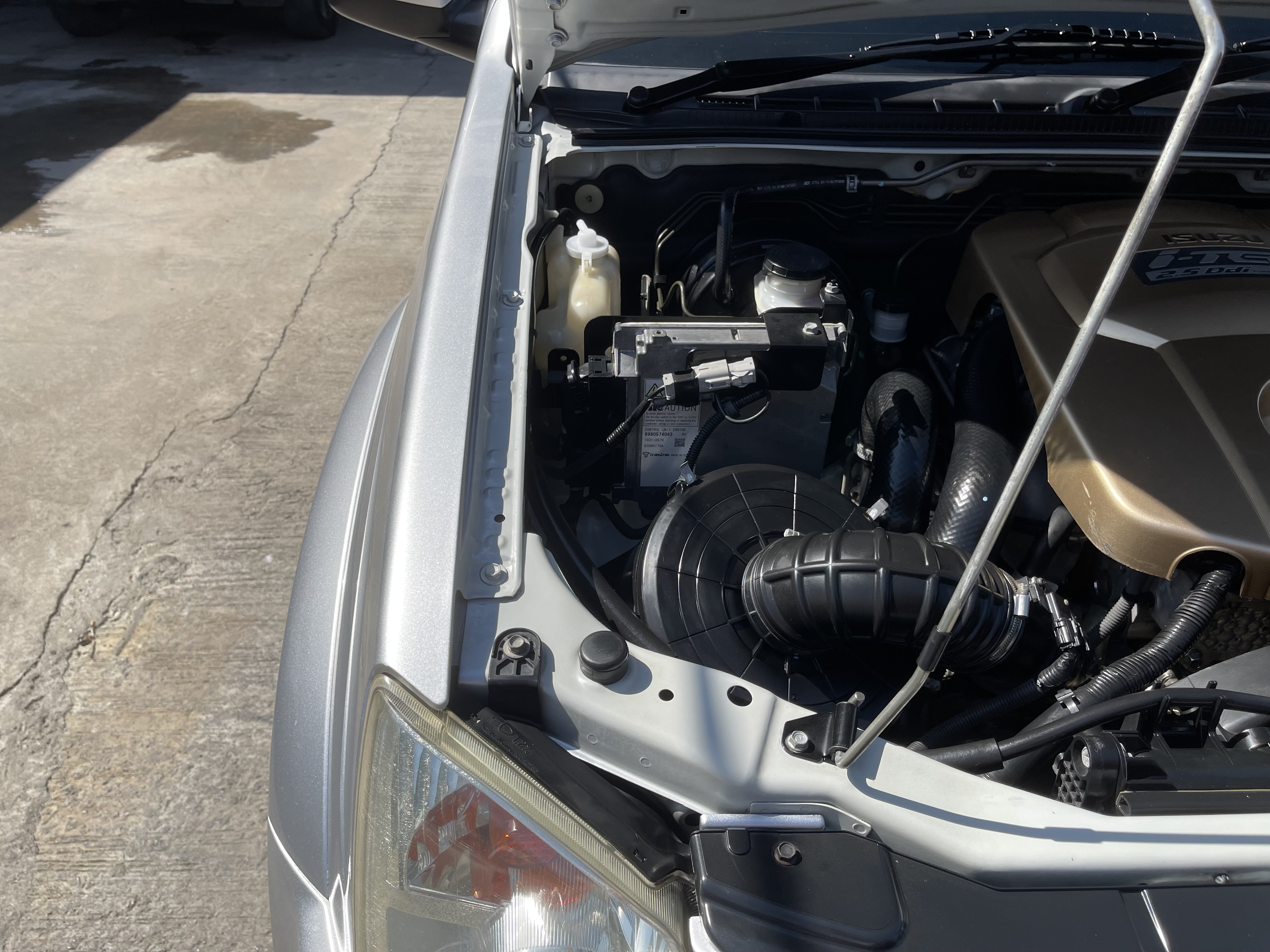 Isuzu Dmax 4ประตู Hilander 2.5 Abs 2008 เงิน