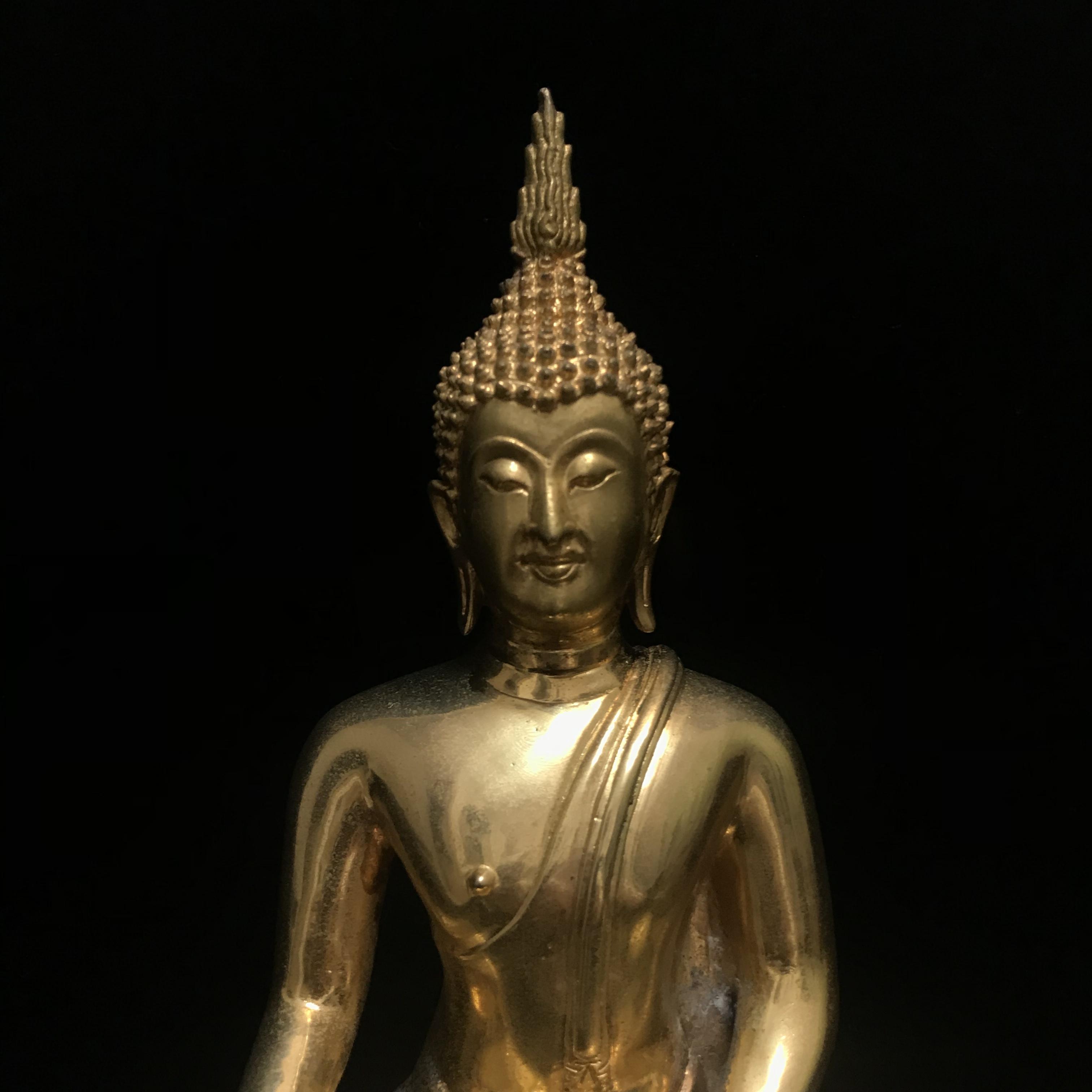 พระบูชาพระพุทธศิรมงคล ภปร. วัตถุมงคลคุ้มเกล้าปี2524 ของมูลนิธิคุ้มเกล้า โรงพยาบาลภูมิพลจัดสร้าง ขนาดหน้าตัก5นิ้ว(ในหลวงรัชกาลที่9 ทรงจุดไฟพระฤกษ์และเททอง)