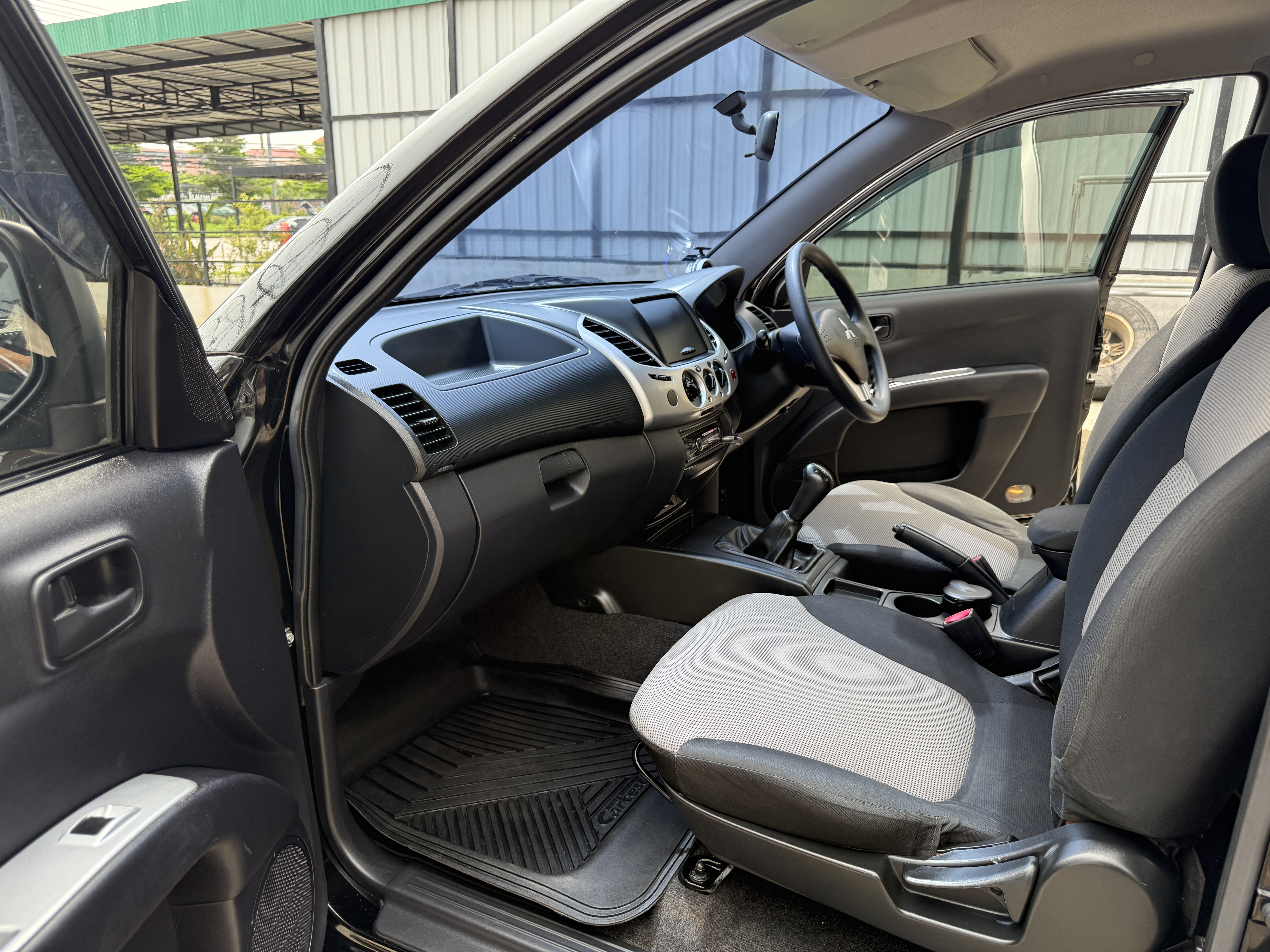 Mitsubishi Triton Cab 2.5 GLX 2015 ดำ