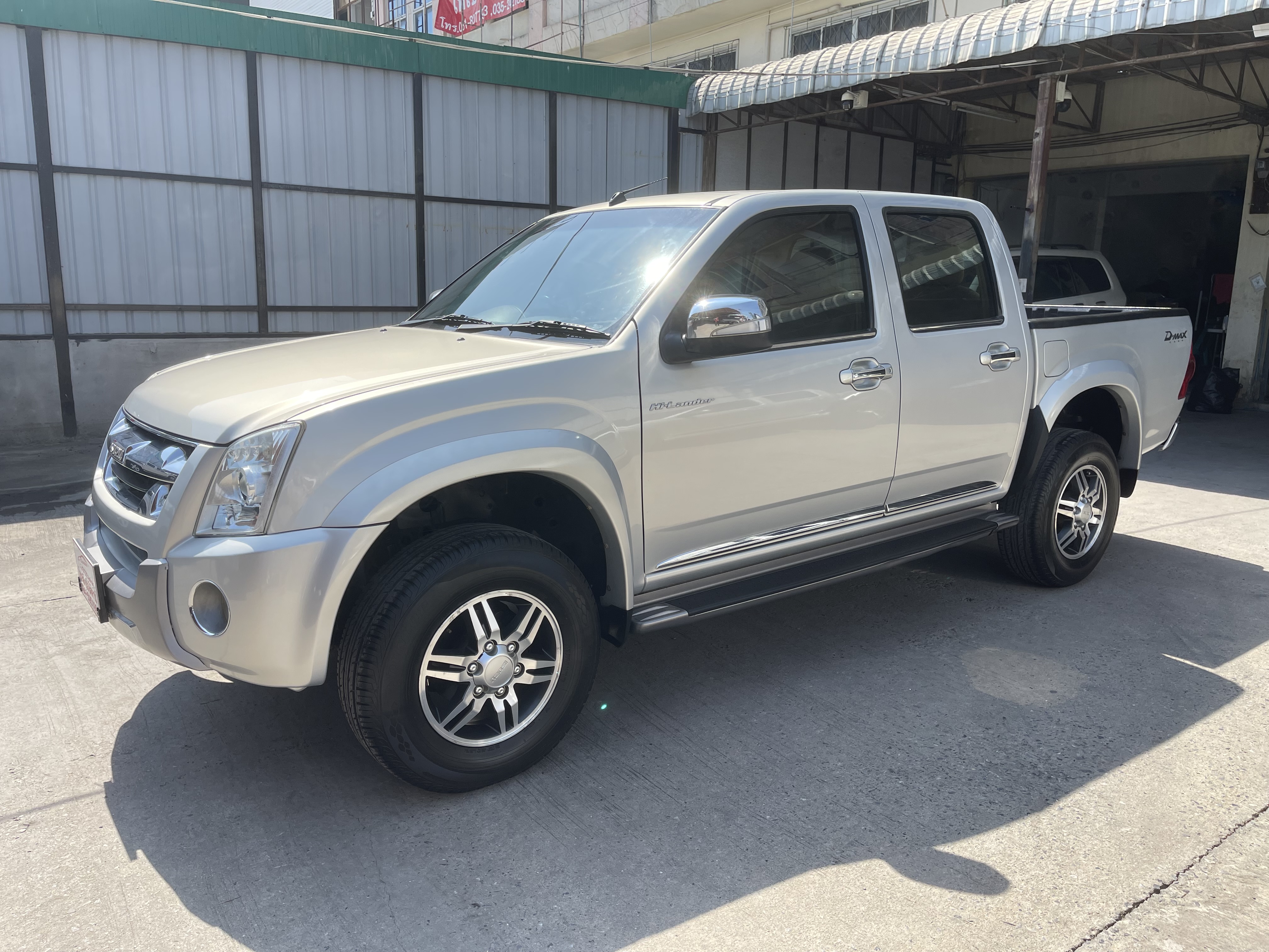 Isuzu Dmax 4ประตู Hi-Lander 2.5 Abs 2011 เงิน