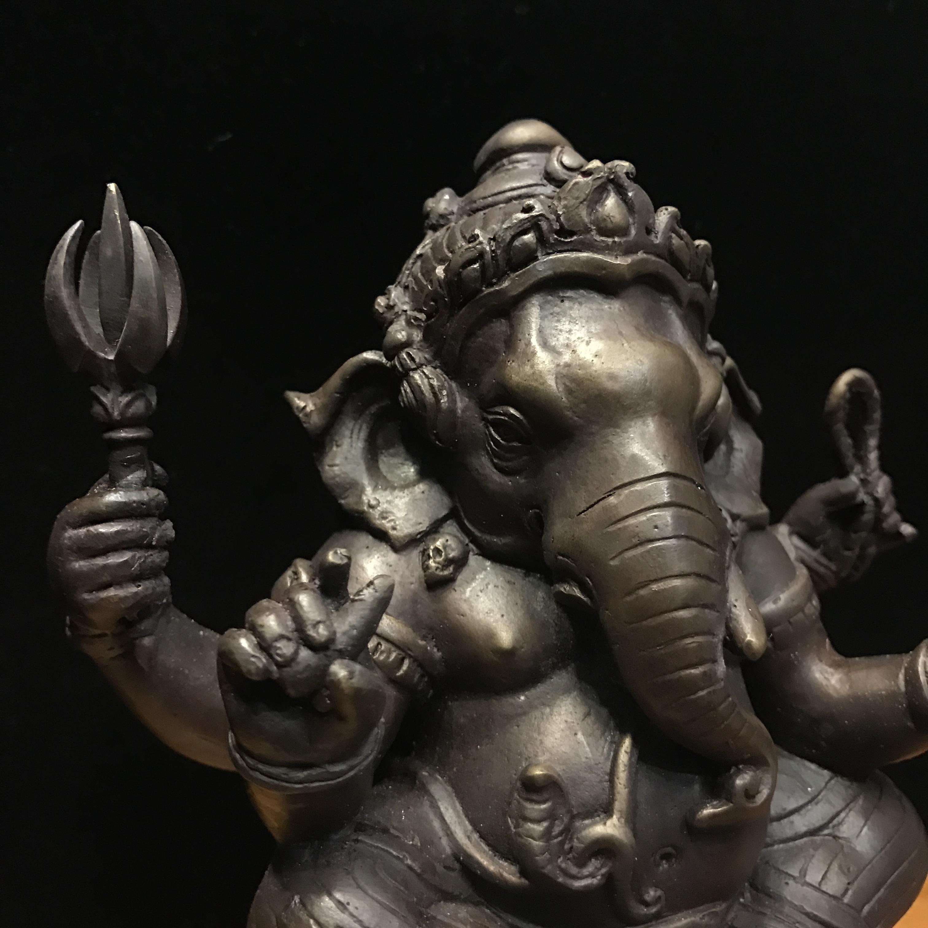 พระพิฆเนศ รุ่นครบรอบ100 ปี กรมศิลปากร ปี2556 ขนาดบูชา ปางบรมครู(องค์นั่ง)หน้าตัก 4 นิ้วครึ่ง No.319