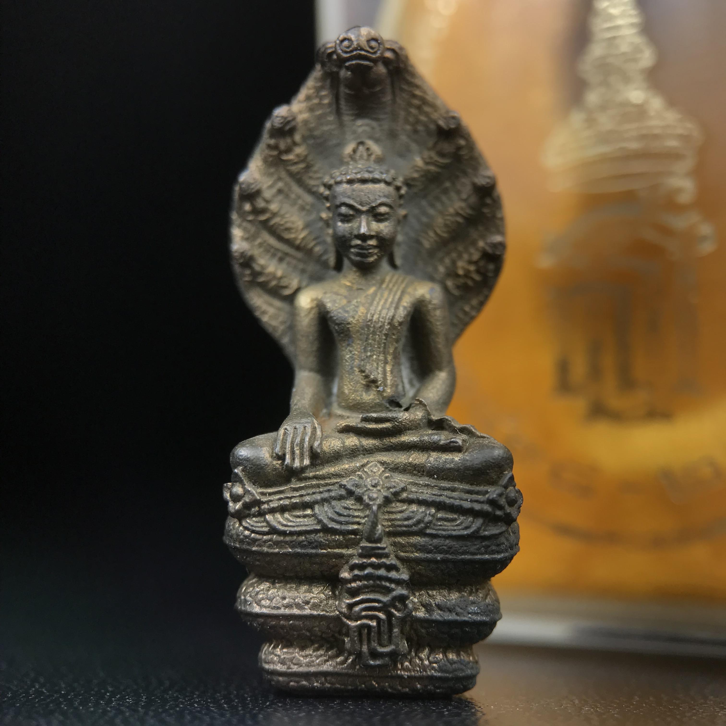 พระพุทธรูปนาคปรกปางมารวิชัย สธ. เนื่องวโรกาสสมเด็จพระเทพรัตนราชสุดาฯทรงเจริญพระชนมายุครบ 3รอบ ปี2534 พระกริ่งนวโลหะ พิธีพุทธาภิเษก ณ วัดบวรนิเวศวิหาร โดยมีสมเด็จพระญาณสังวรสมเด็จพระสังฆราชเป็นองค์ประธาน(พิธีใหญ่ มวลสารดี พุทธศิลป์งดงาม)อุดมวลสารผงจิตรลดา