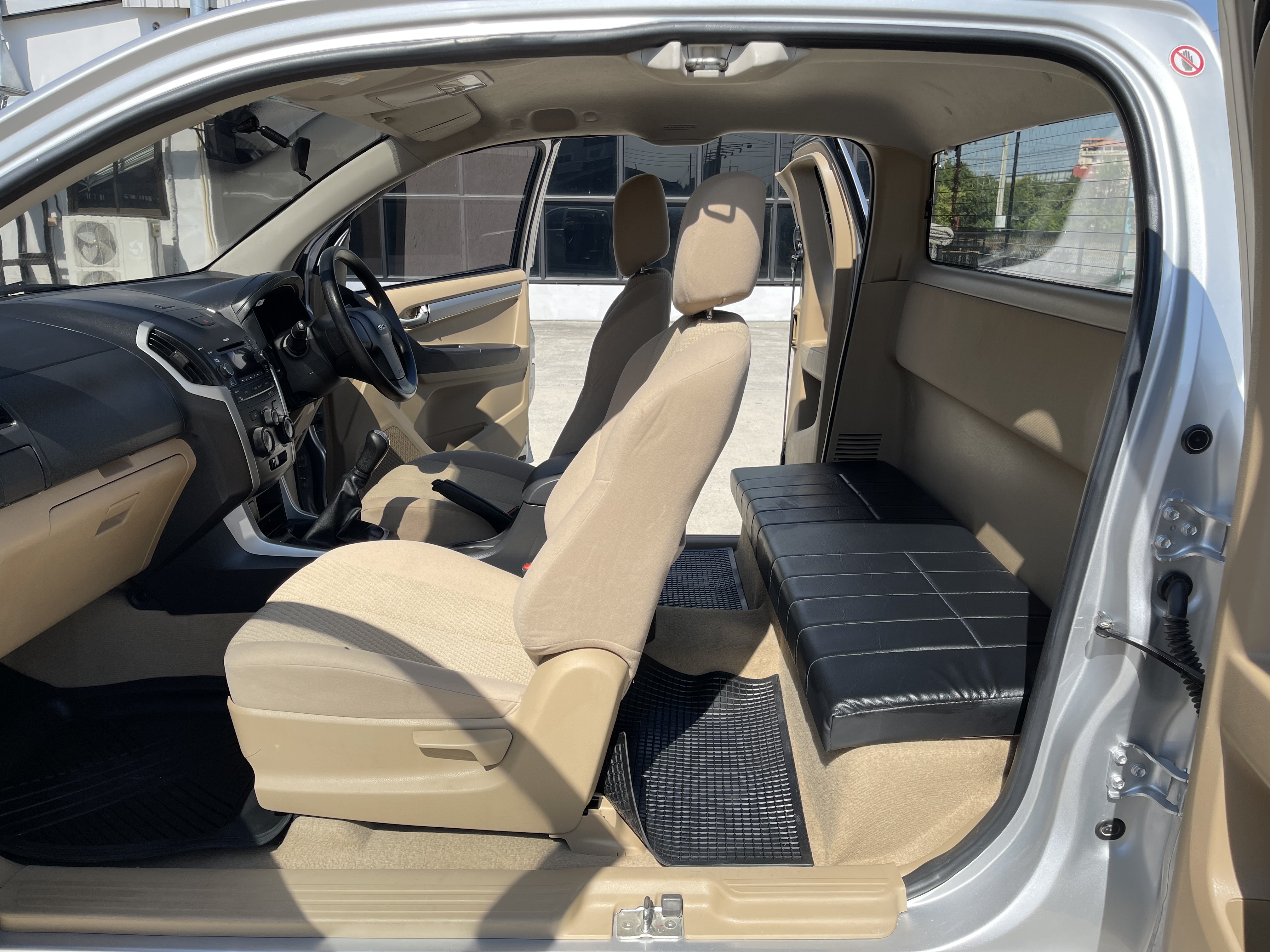 Isuzu Dmax All New Cab 2.5 L 2015 เงิน