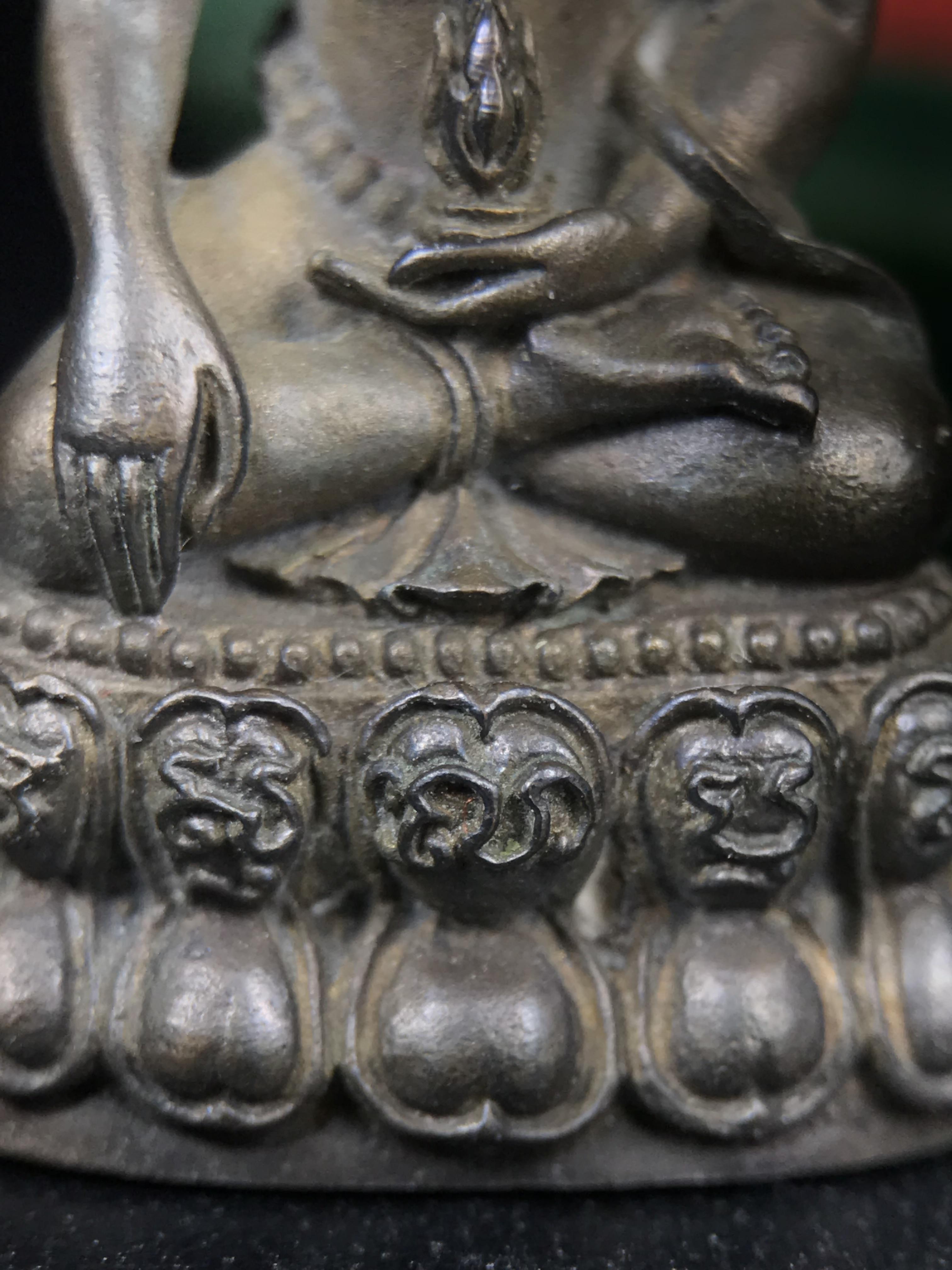 พระกริ่งวาสนา สมเด็จพระสังฆราช(วาสน์)วัดราชบพิธฯ ปี 2531 เนื้อนวโลหะ สร้างเป็นที่ระลึกในคราวที่สมเด็จพระอริยวงศาคตญาณ สมเด็จพระสังฆราช(วาสน์ วาสโน)มีพระชนมายุครบ90พรรษา(ในหลวง ร.9 เสด็จในพิธี)งานแกะแม่พิมพ์โดย นายช่างเกษม มงคลเจริญ)(1ใน1991องค์)